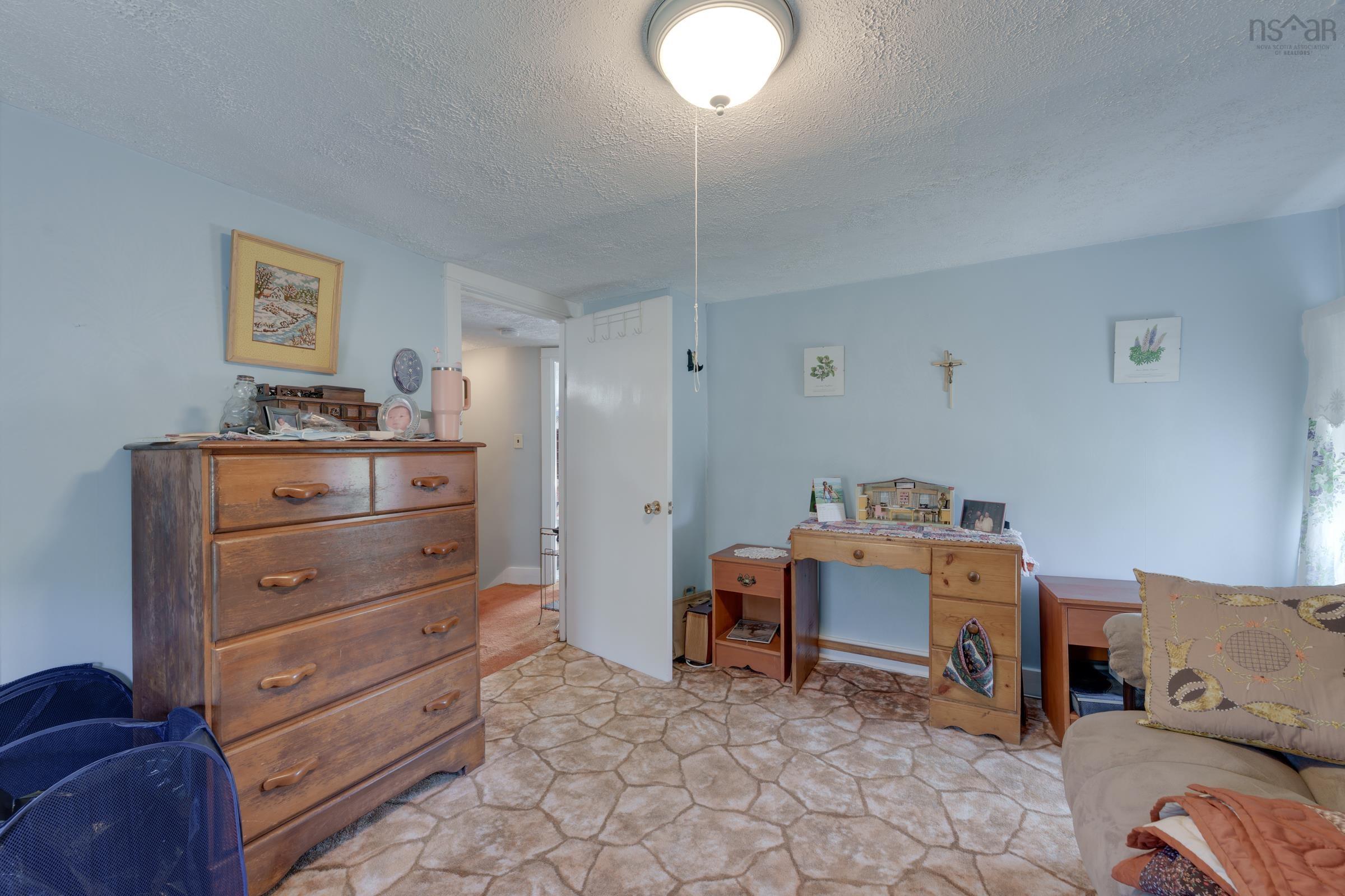 $350,000.00: 18 Riverside Lane, Salmon River