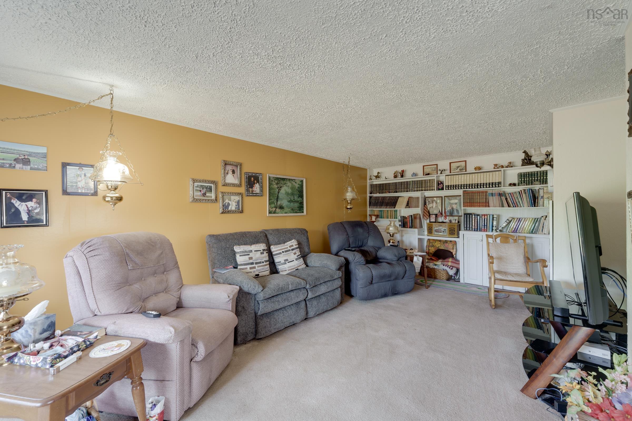 $350,000.00: 18 Riverside Lane, Salmon River