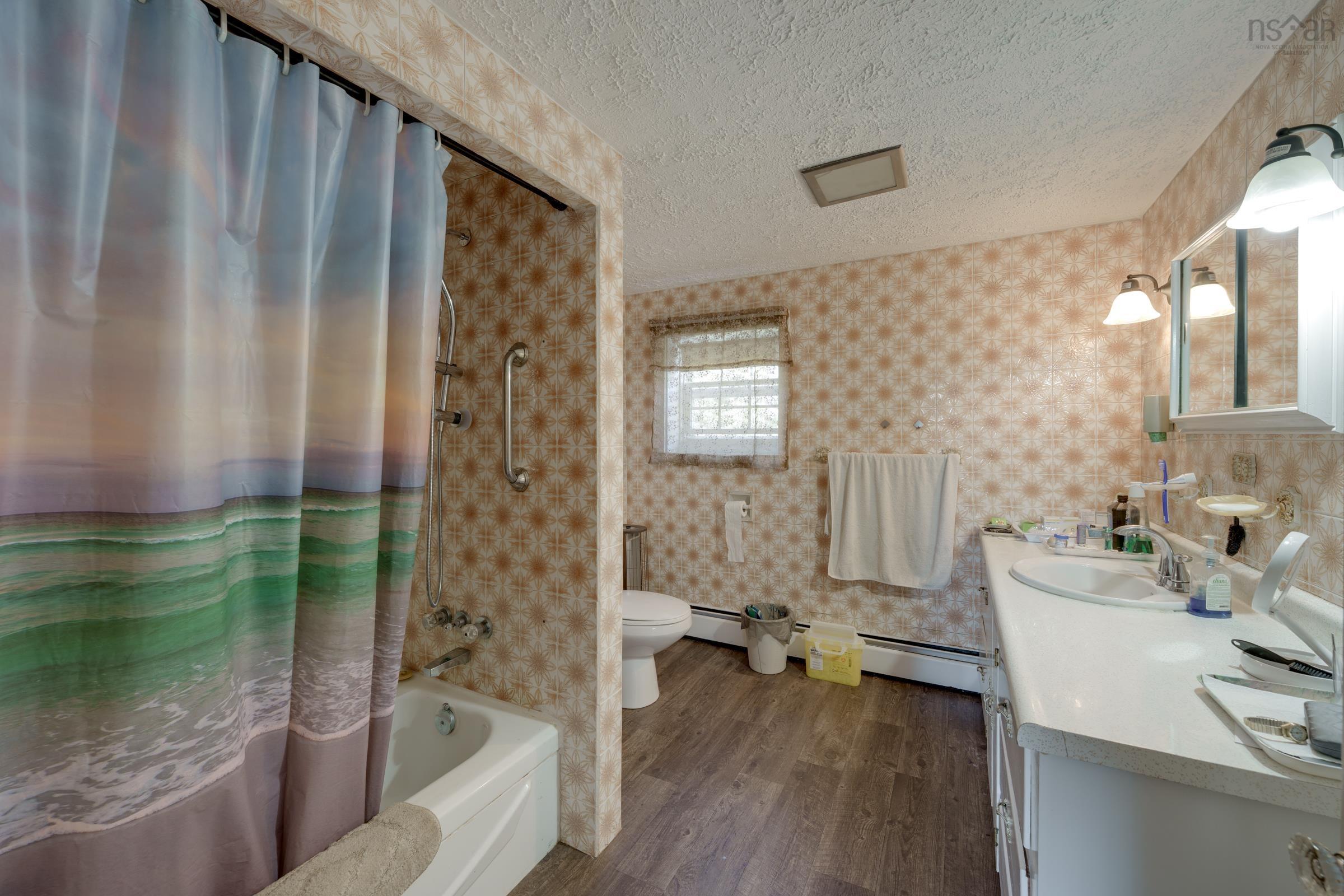 $350,000.00: 18 Riverside Lane, Salmon River