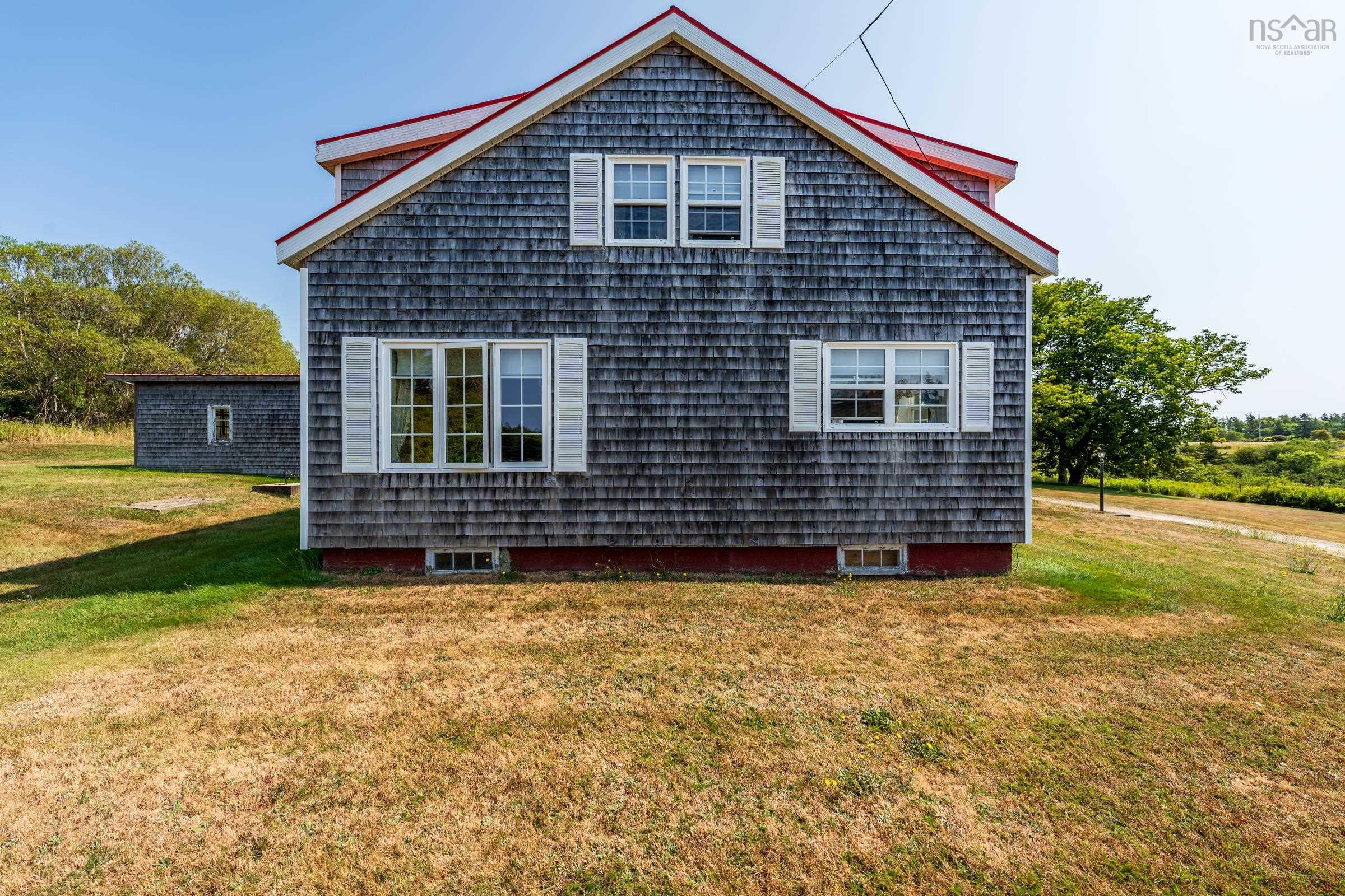 $350,000.00: 18 Riverside Lane, Salmon River