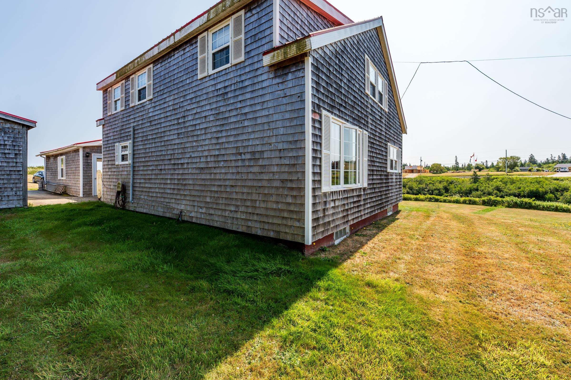 $350,000.00: 18 Riverside Lane, Salmon River