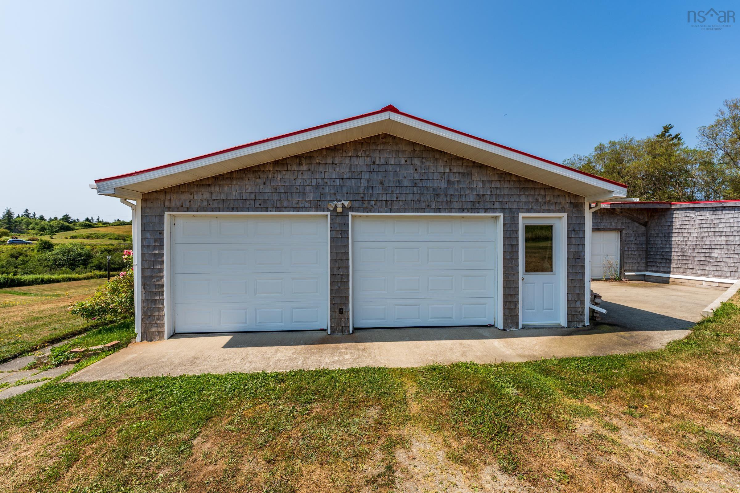 $350,000.00: 18 Riverside Lane, Salmon River