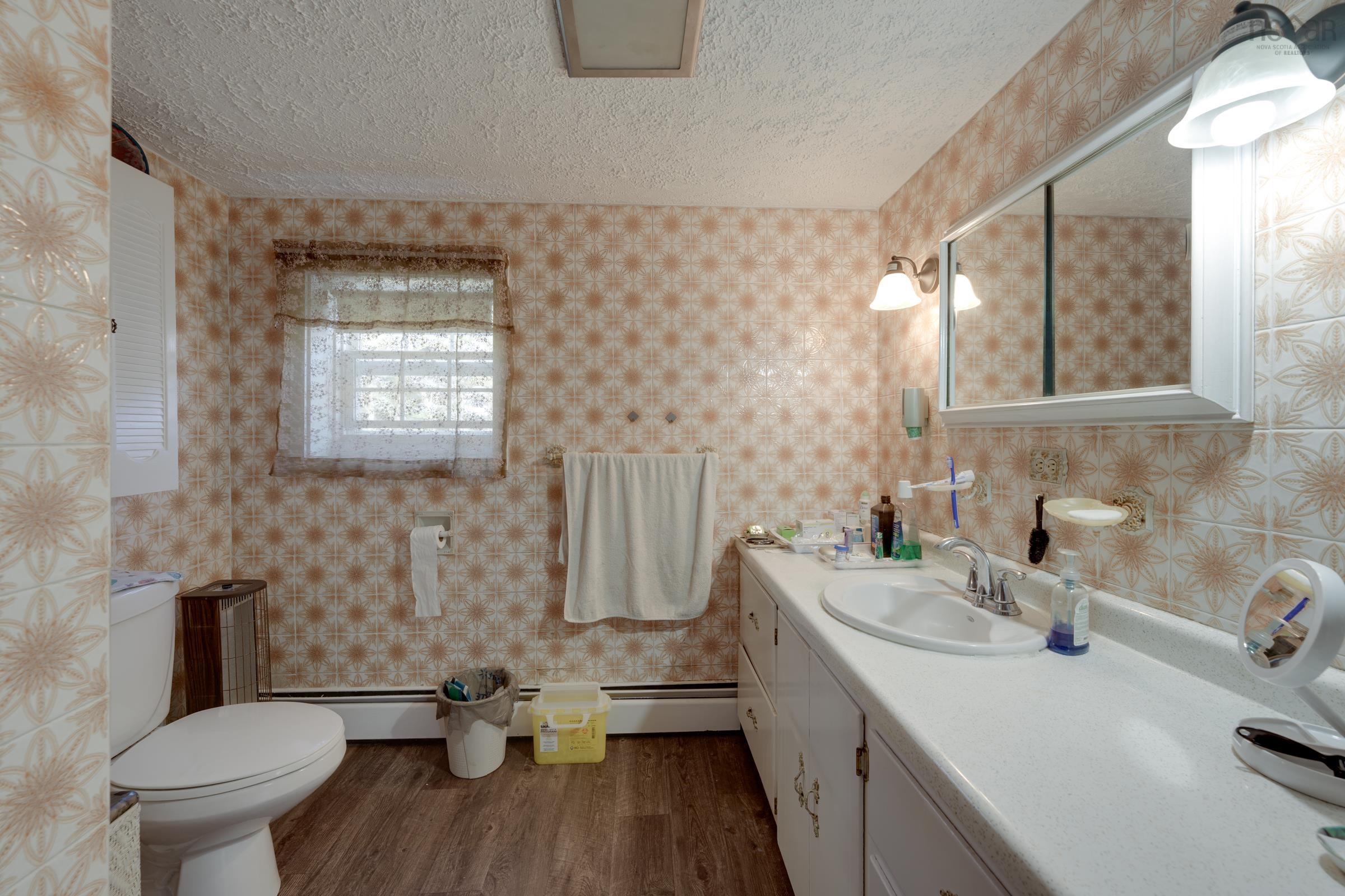 $350,000.00: 18 Riverside Lane, Salmon River