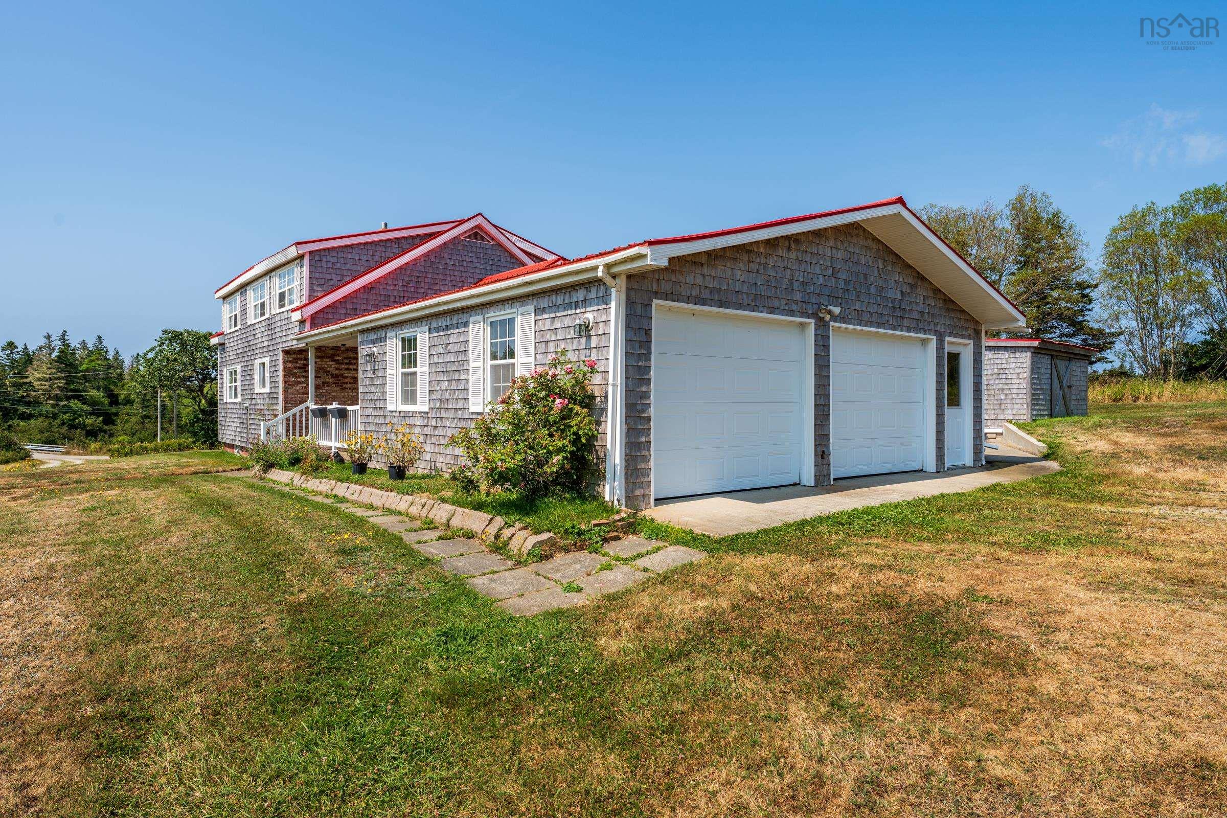 $350,000.00: 18 Riverside Lane, Salmon River