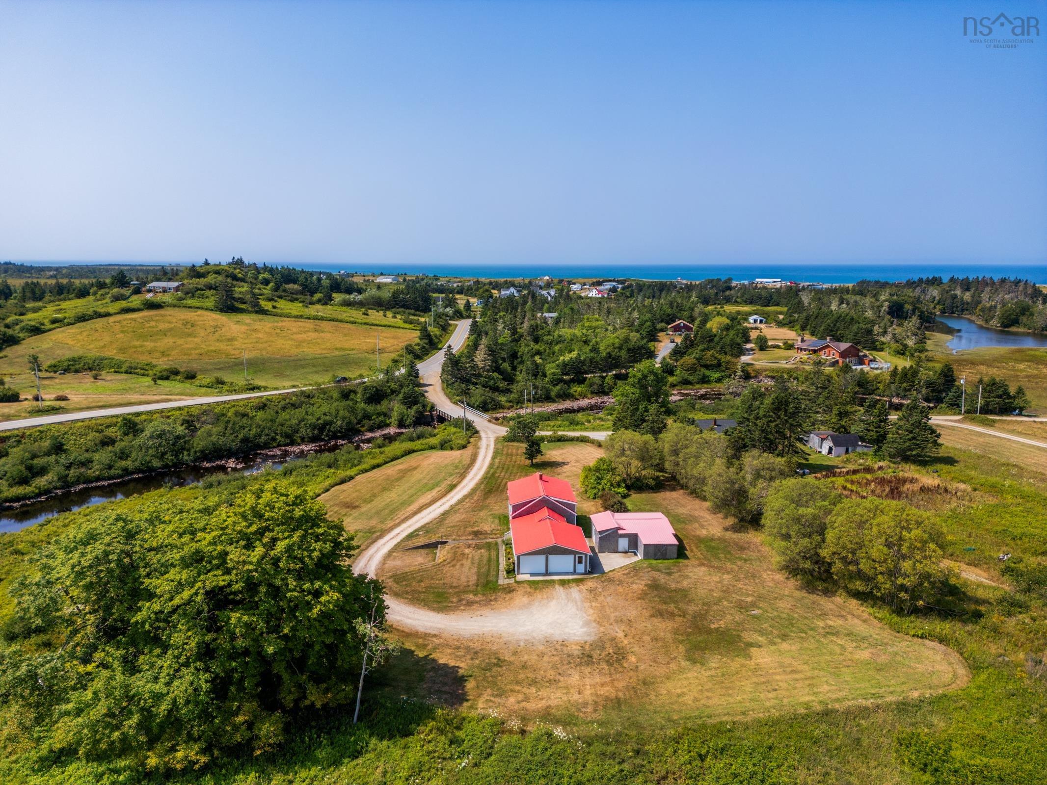 $350,000.00: 18 Riverside Lane, Salmon River