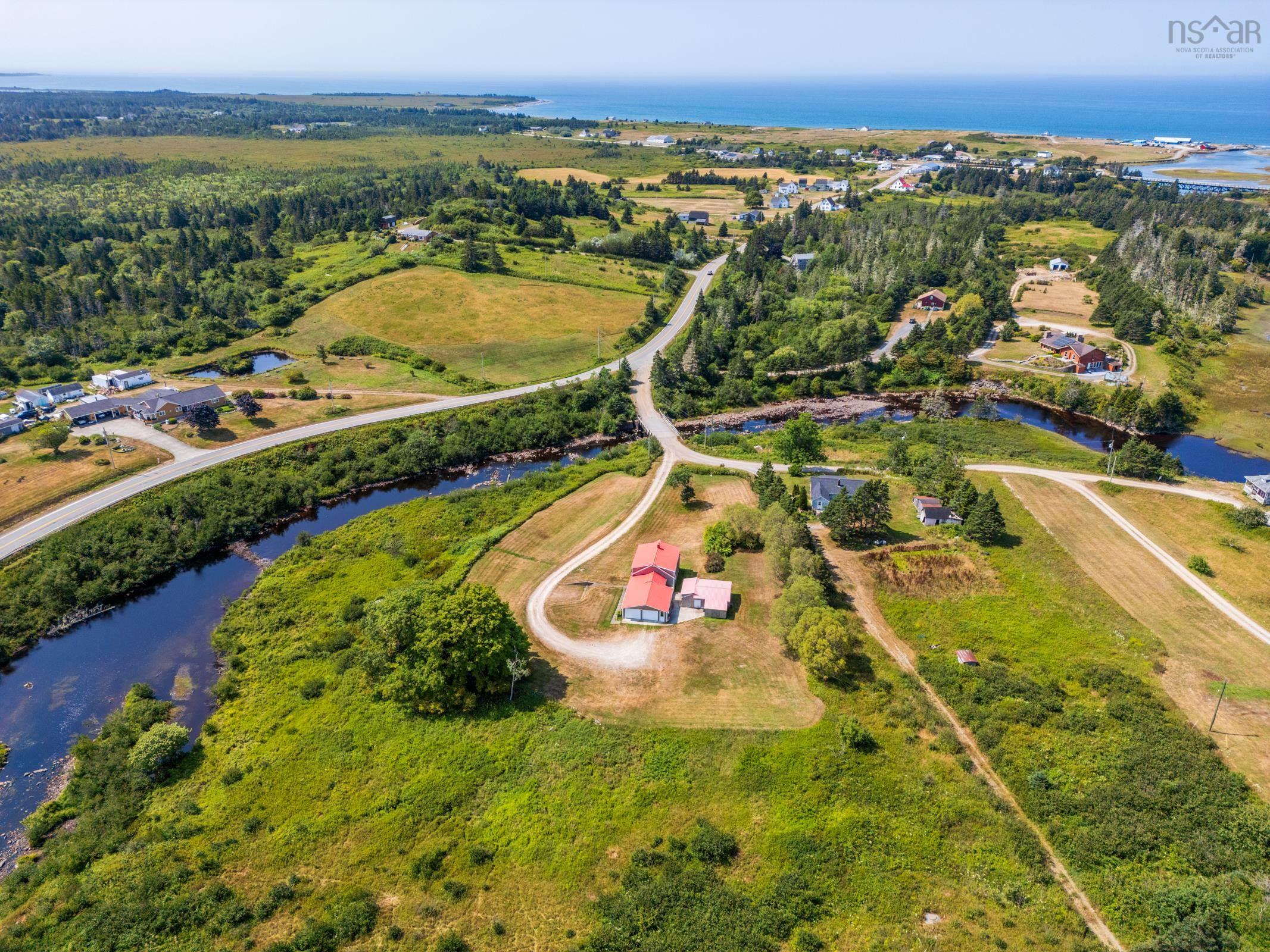 $350,000.00: 18 Riverside Lane, Salmon River