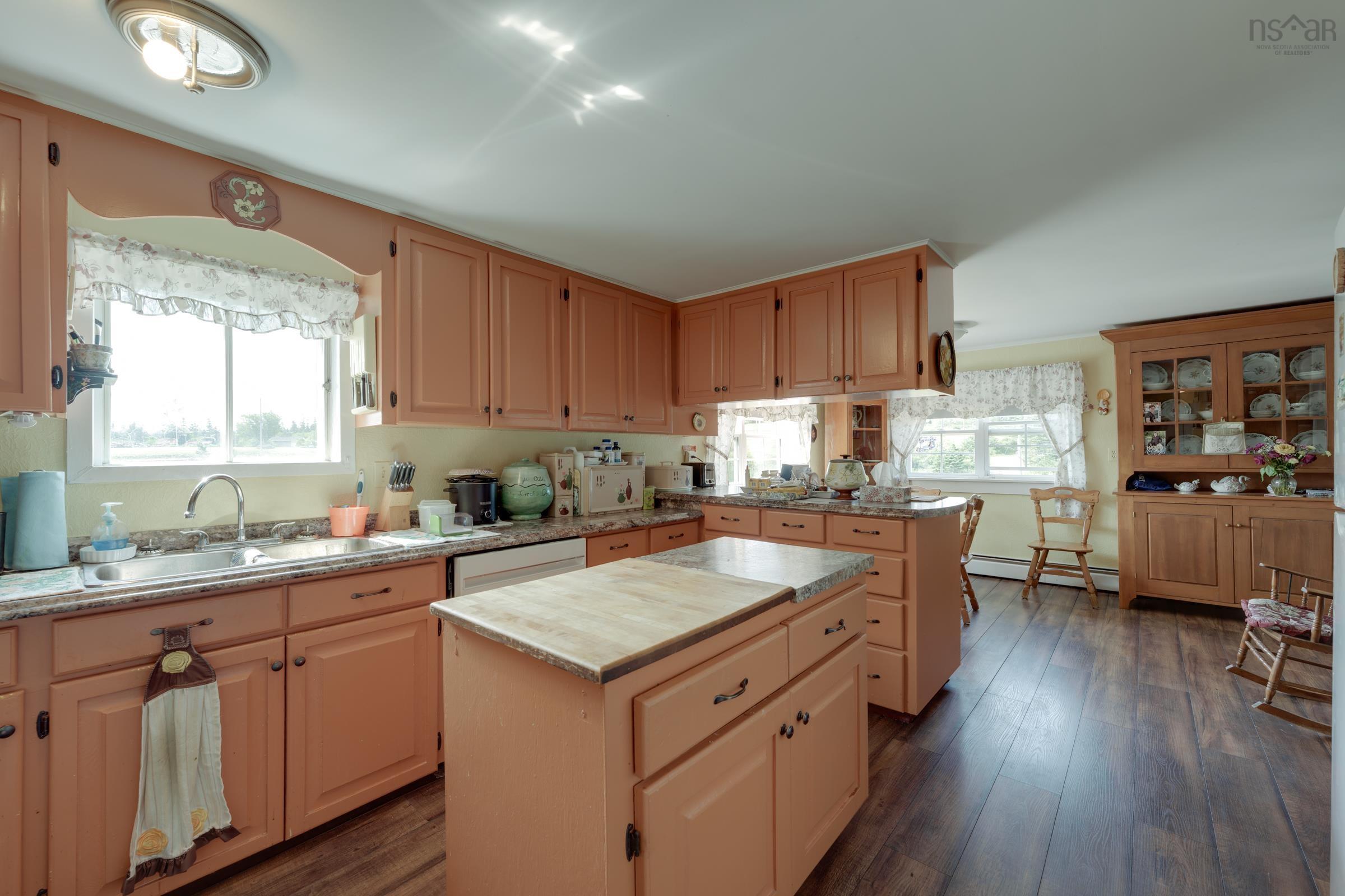 $350,000.00: 18 Riverside Lane, Salmon River