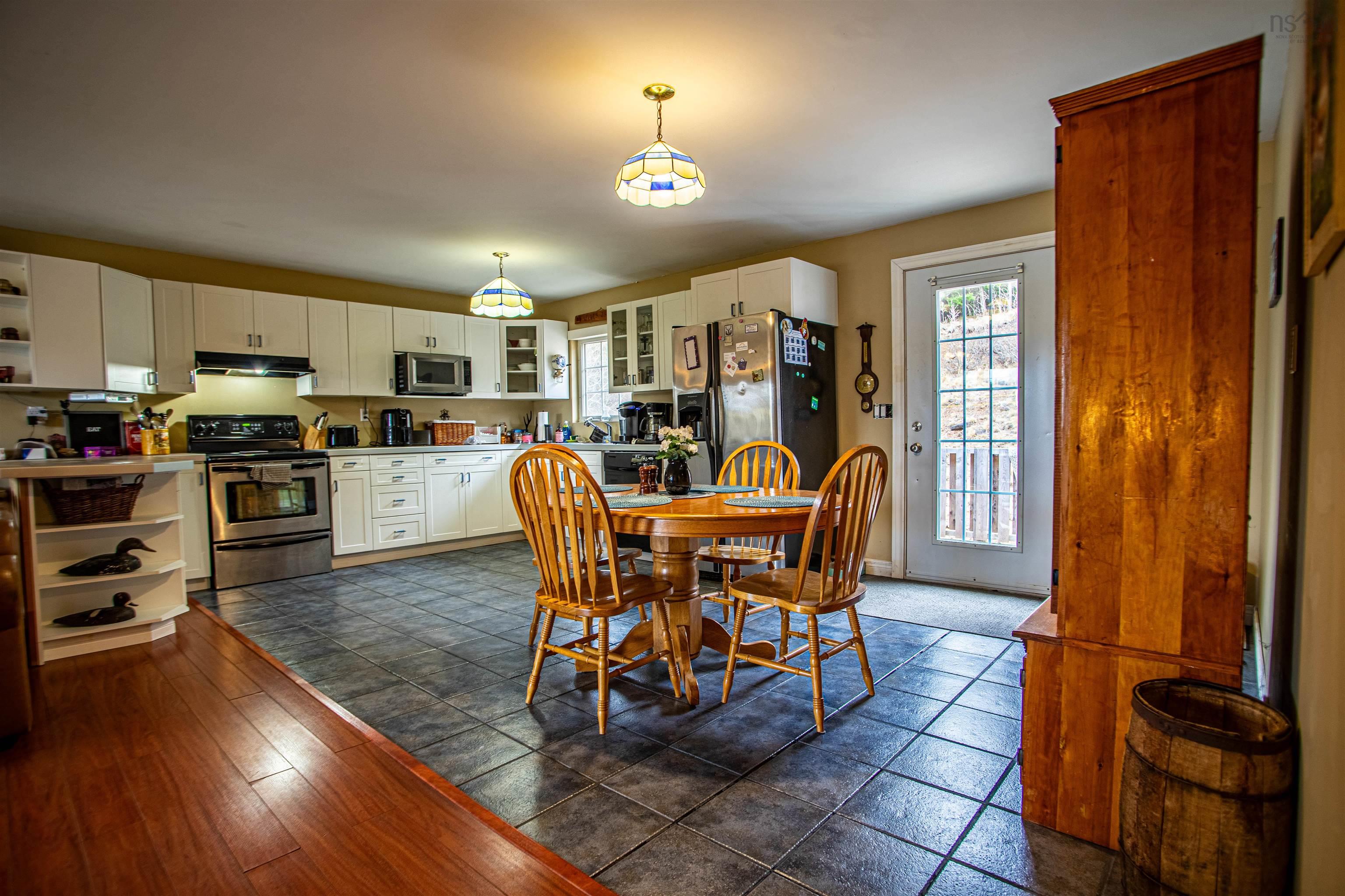 $289,000.00: 3681 Highway 217, East Ferry