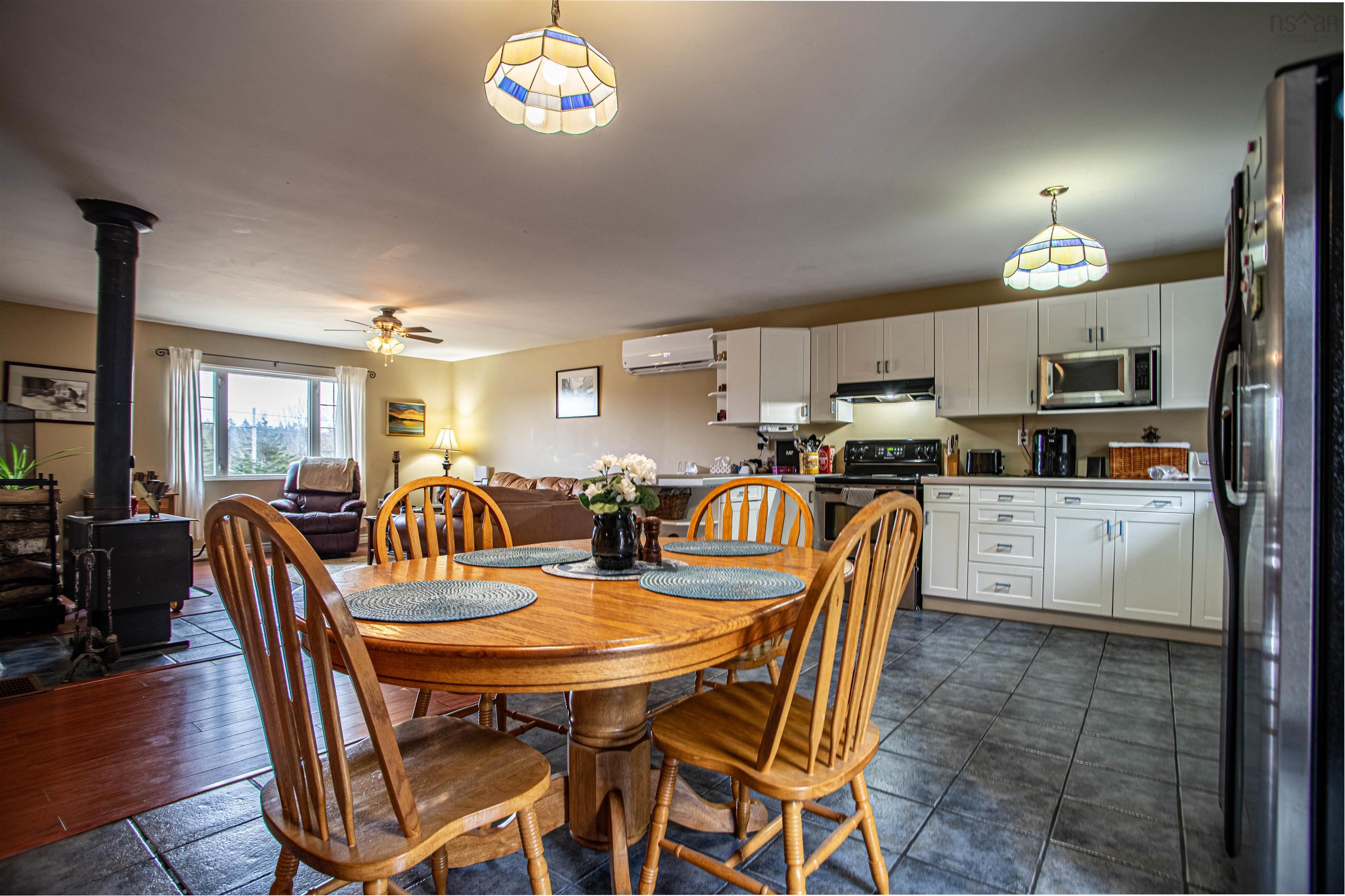 $289,000.00: 3681 Highway 217, East Ferry