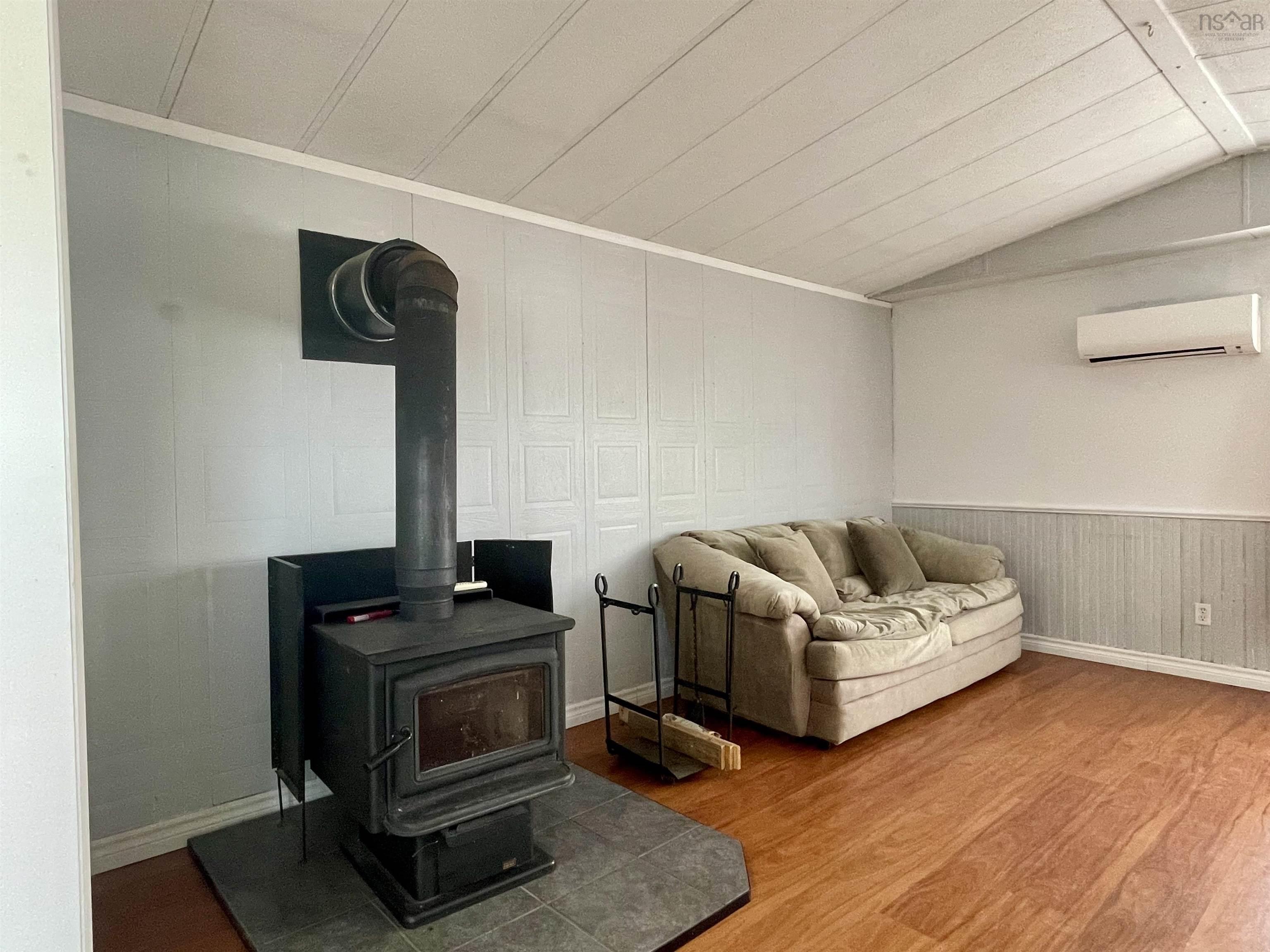 $149,900.00: 44 Chapel Street, Springhill