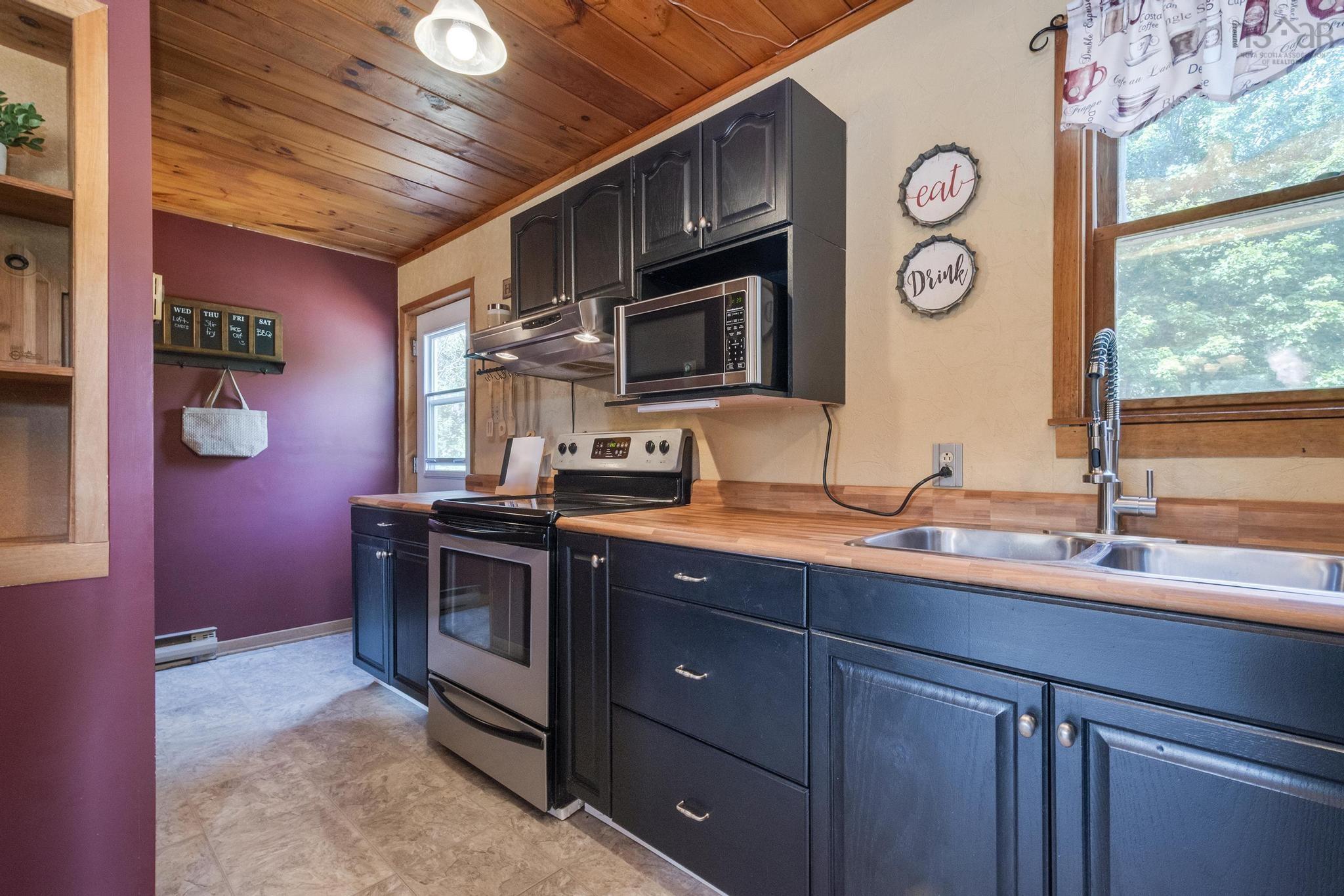 $325,000.00: 992 Marie Court, North Kentville