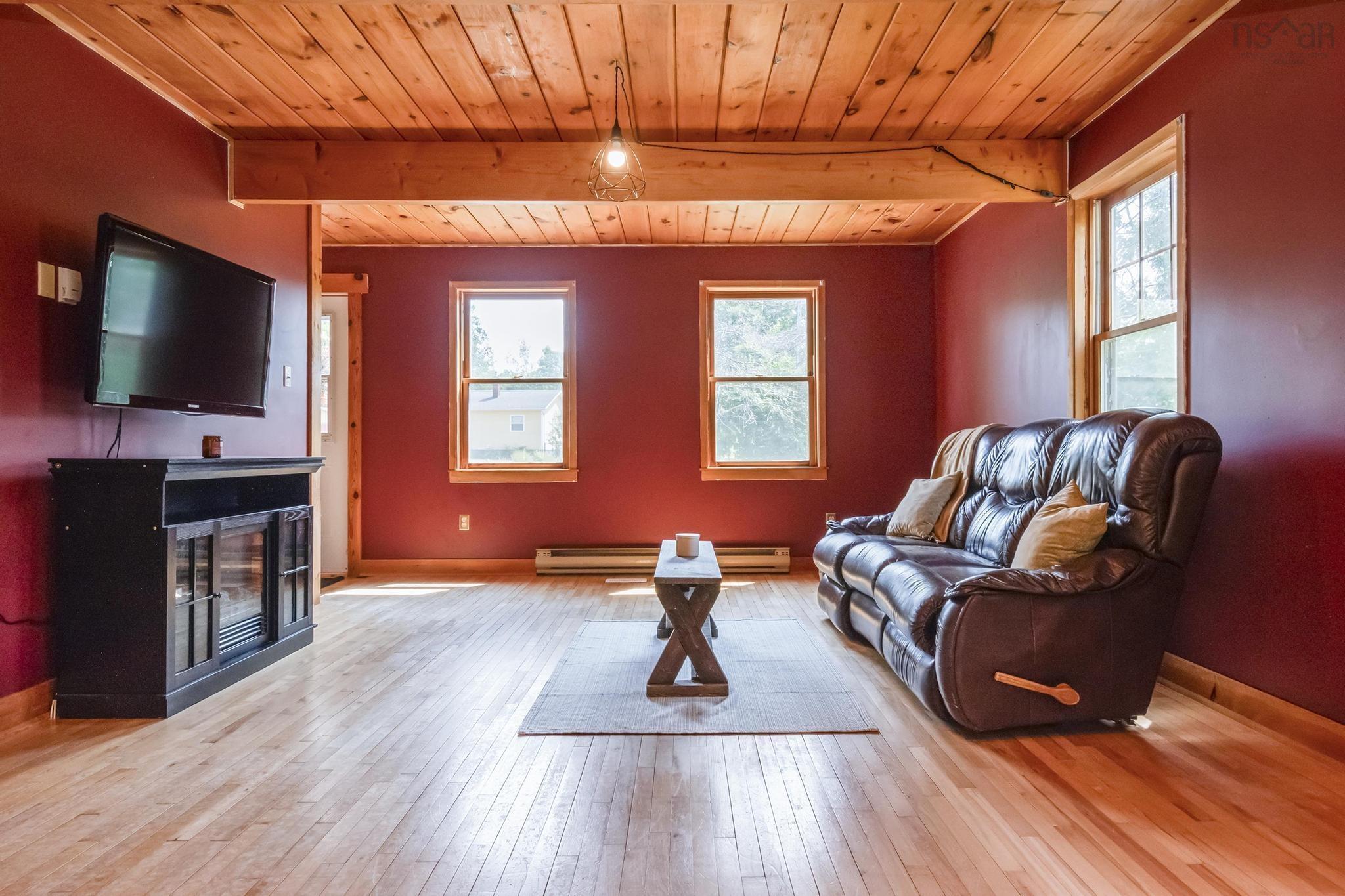 $325,000.00: 992 Marie Court, North Kentville