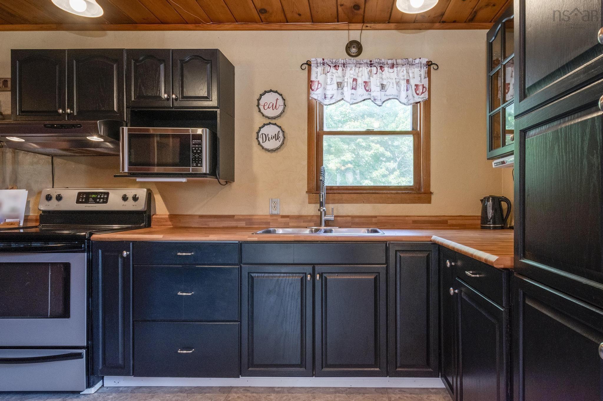 $325,000.00: 992 Marie Court, North Kentville