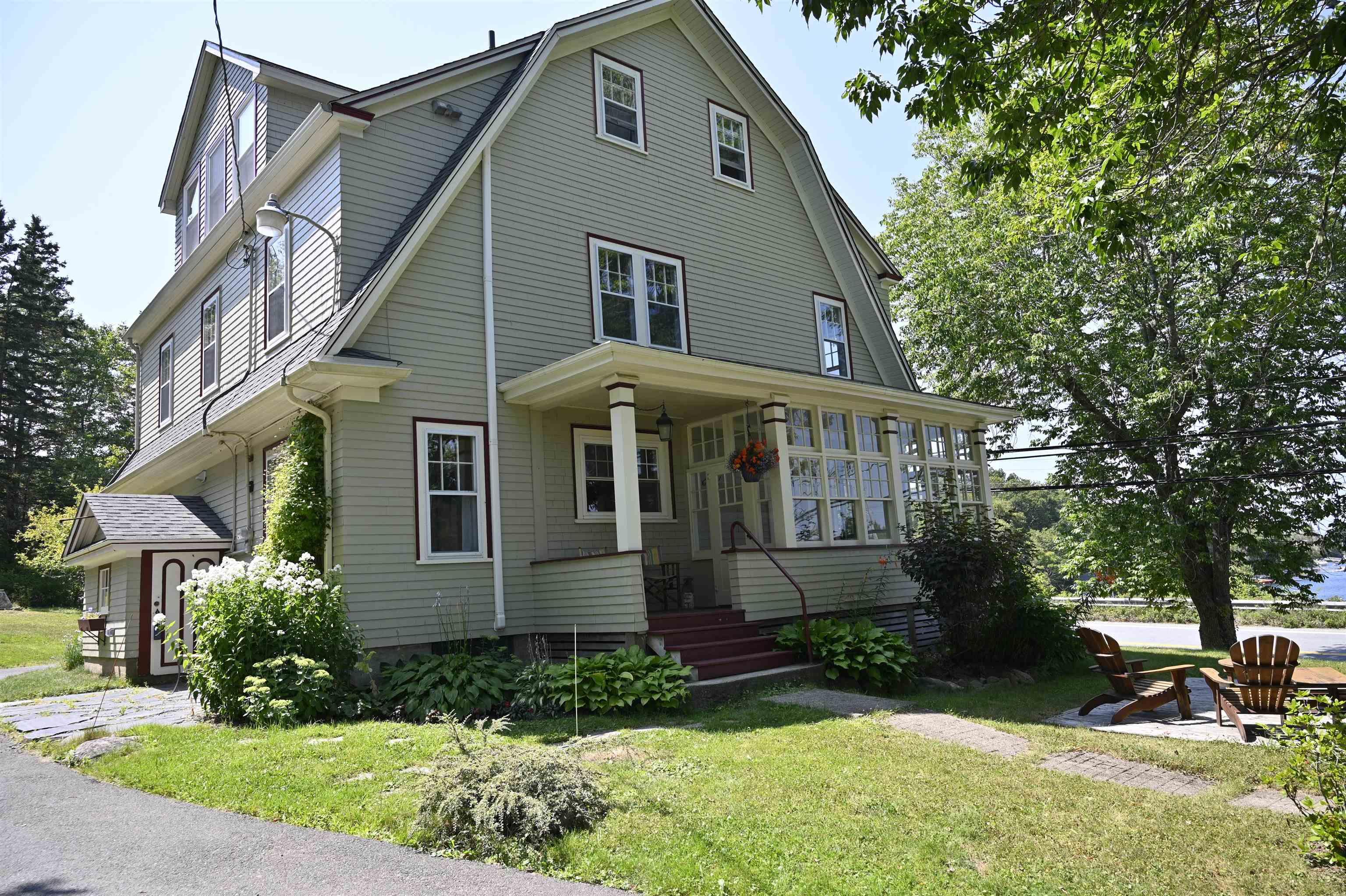 $719,900.00: 9957 Peggys Cove Road, Hackett