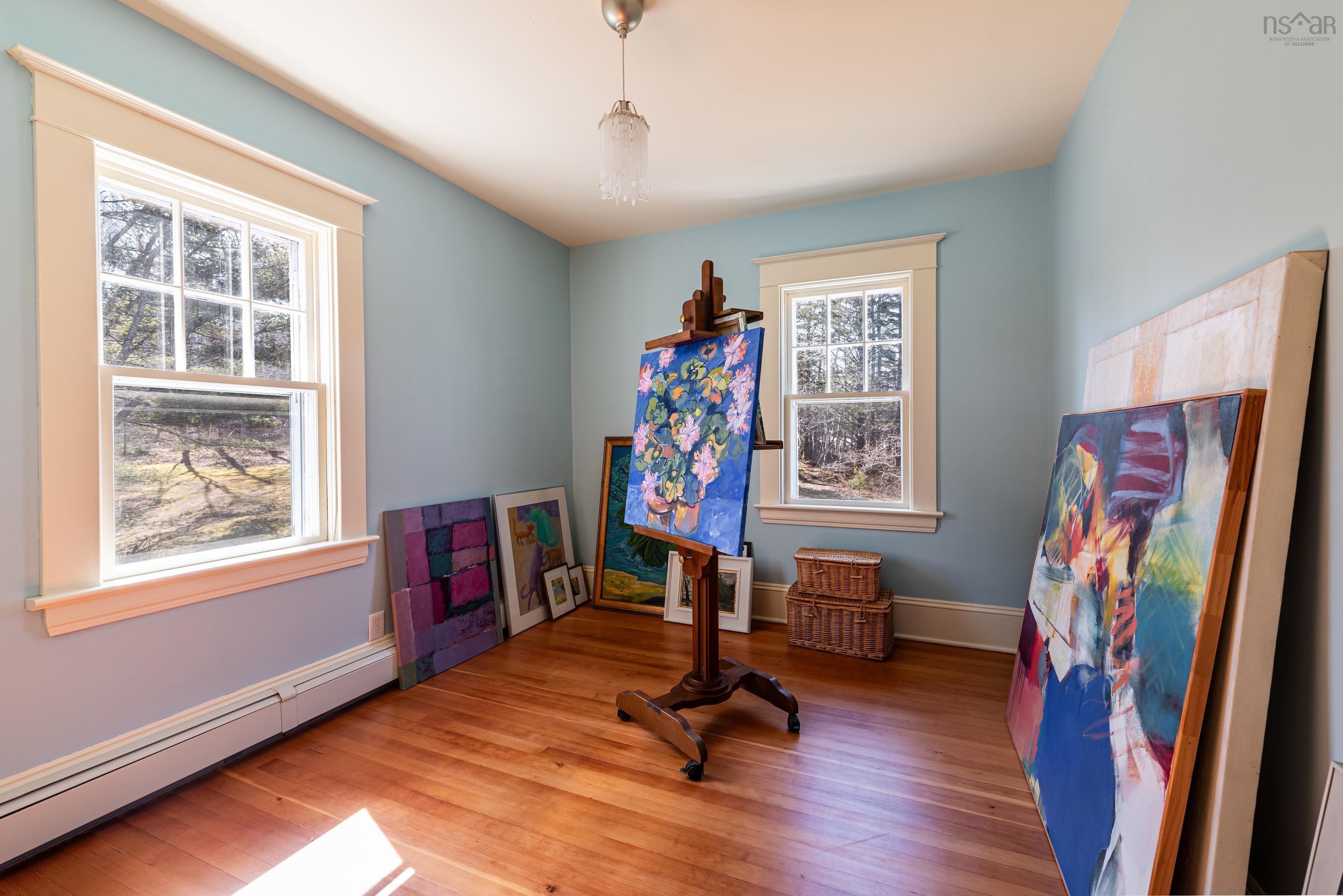 $719,900.00: 9957 Peggys Cove Road, Hackett