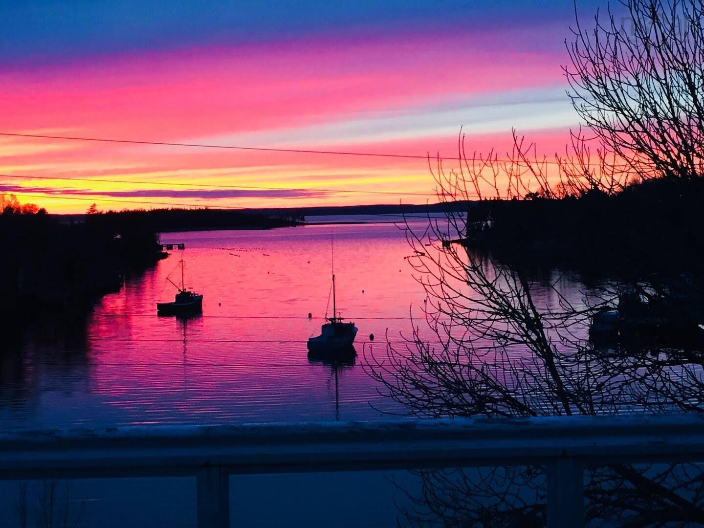 $719,900.00: 9957 Peggys Cove Road, Hackett