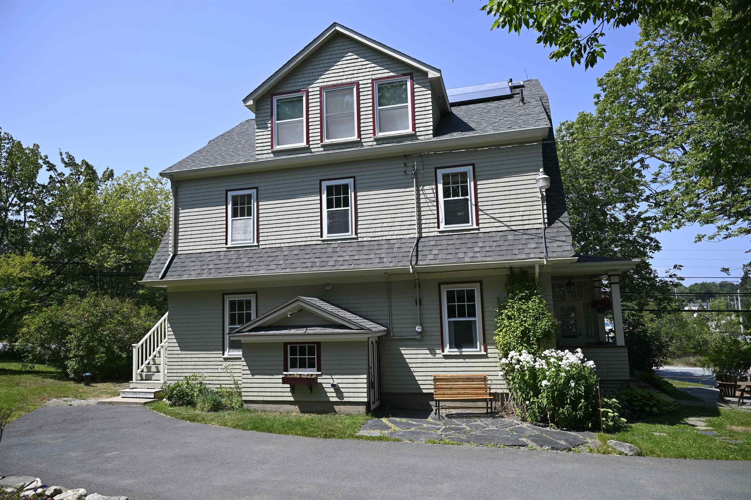 $719,900.00: 9957 Peggys Cove Road, Hackett