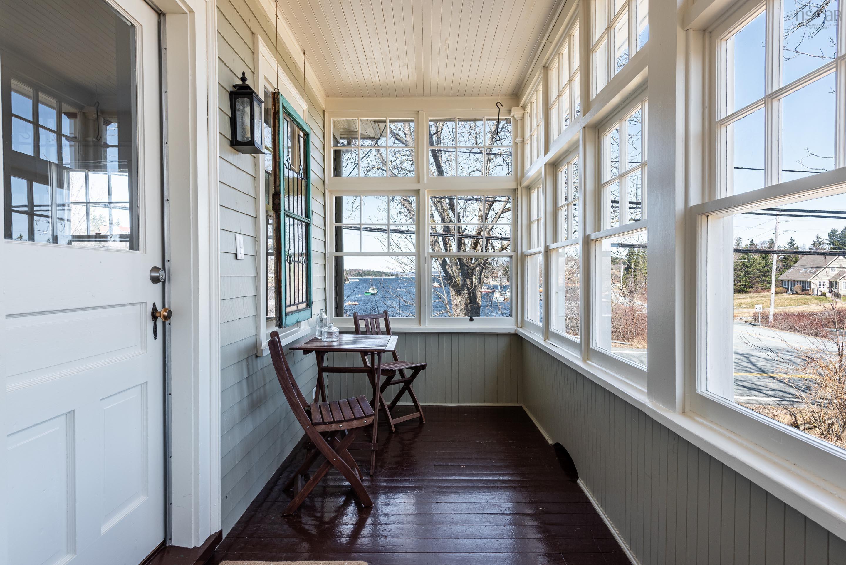 $719,900.00: 9957 Peggys Cove Road, Hackett