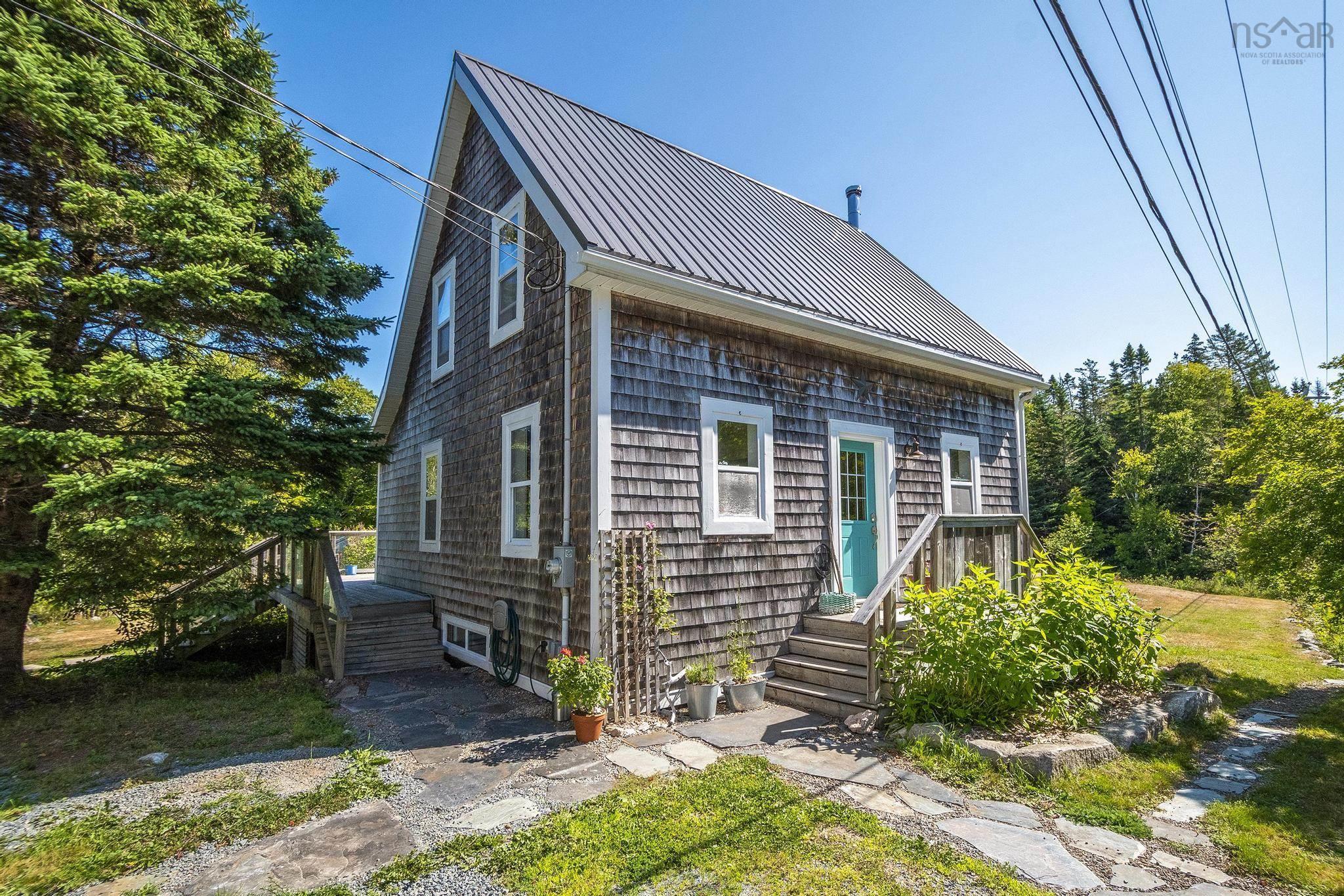 $549,500.00: 67 Pauls Point Road, Hackett's Cove