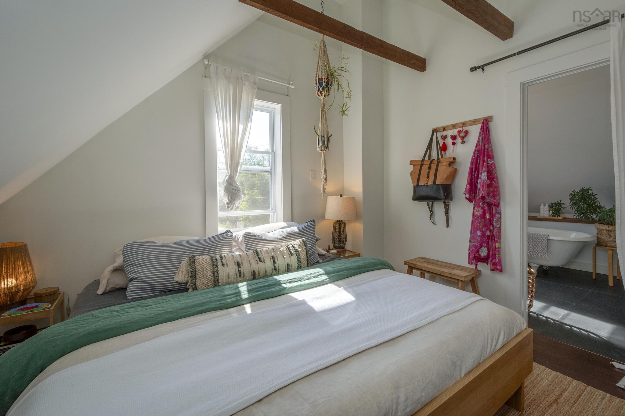 $549,500.00: 67 Pauls Point Road, Hackett