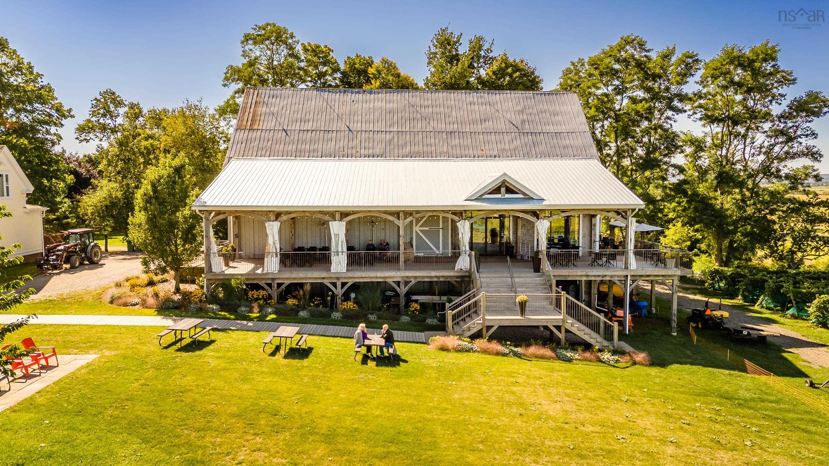 $4,000,000.00: 1441 Church Street, Port Williams