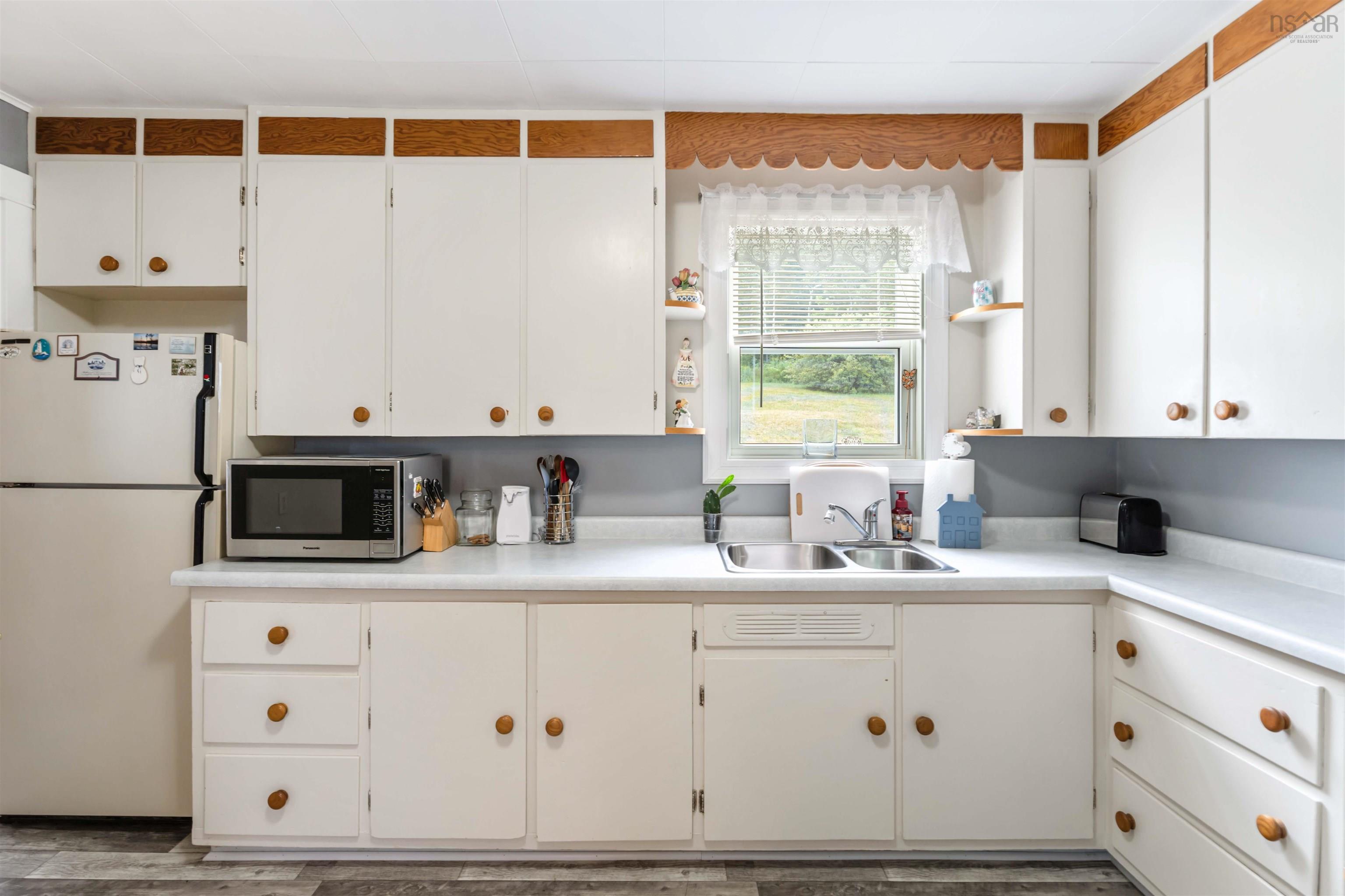 $359,000.00: 4634 Shore Road W, Parkers Cove