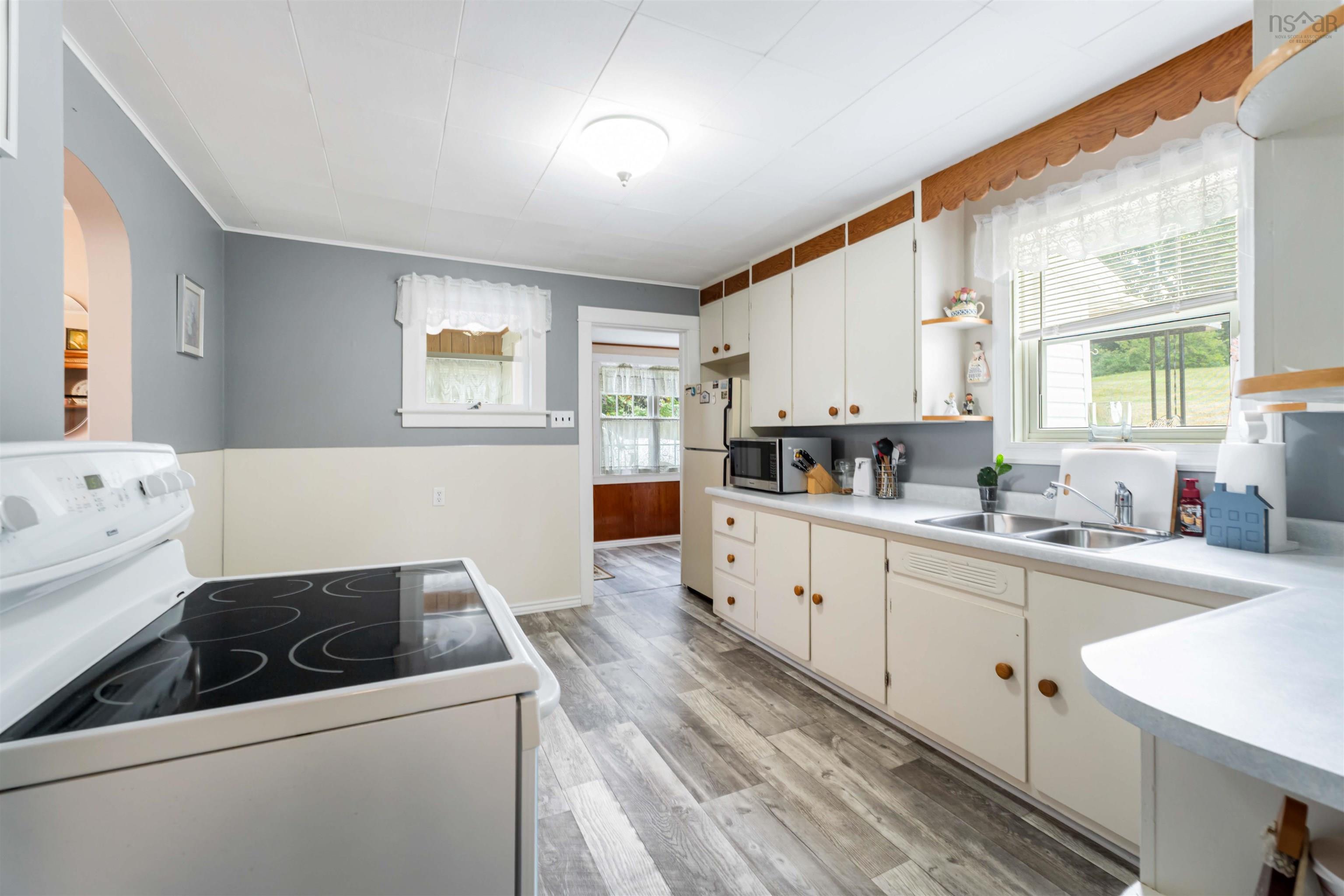 $359,000.00: 4634 Shore Road W, Parkers Cove