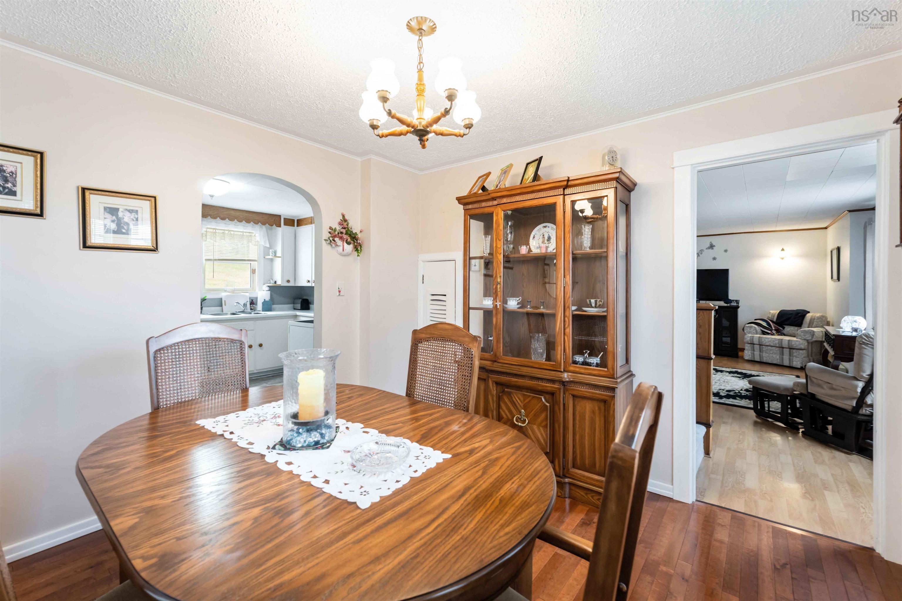 $359,000.00: 4634 Shore Road W, Parkers Cove