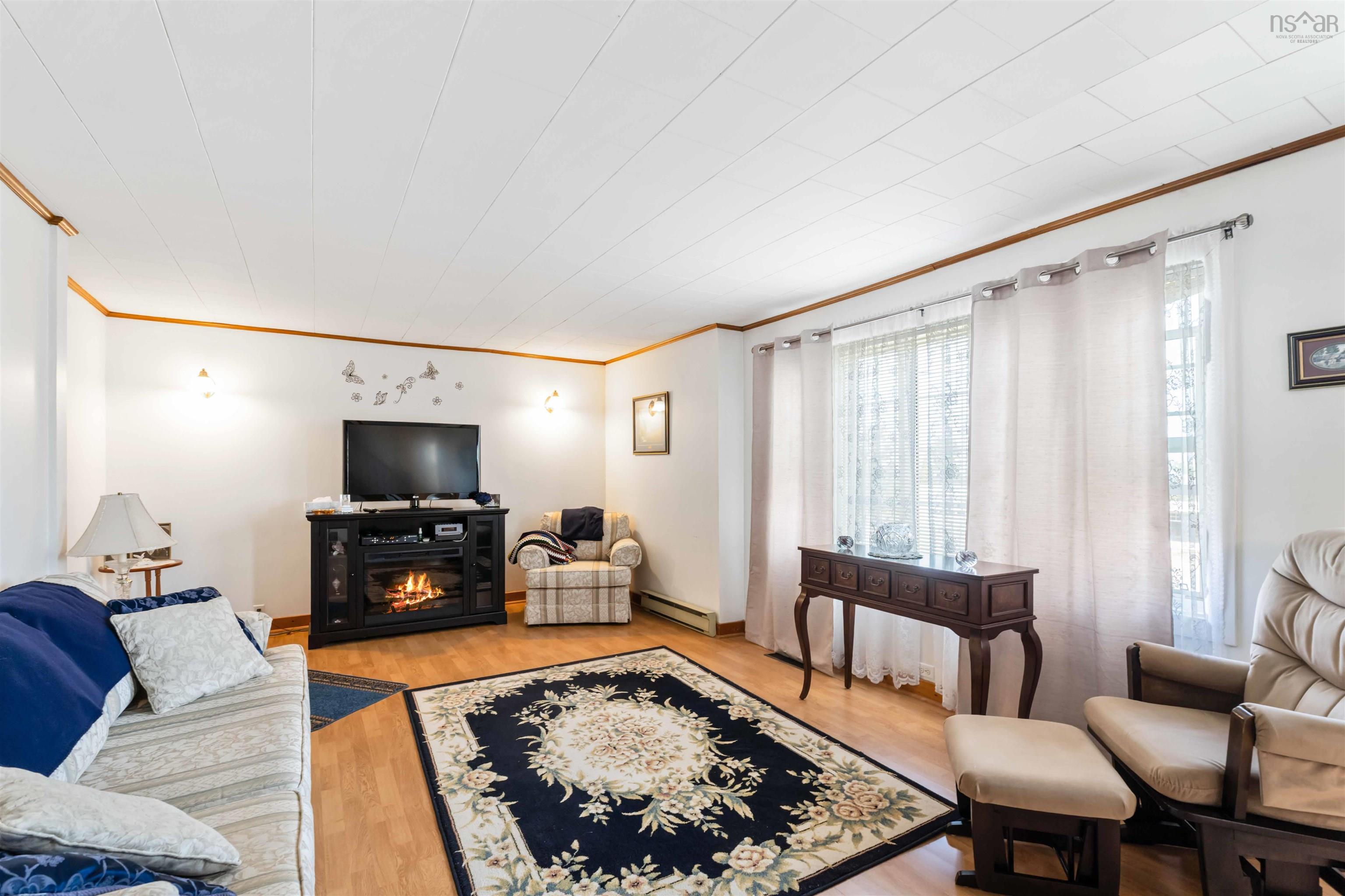 $359,000.00: 4634 Shore Road W, Parkers Cove