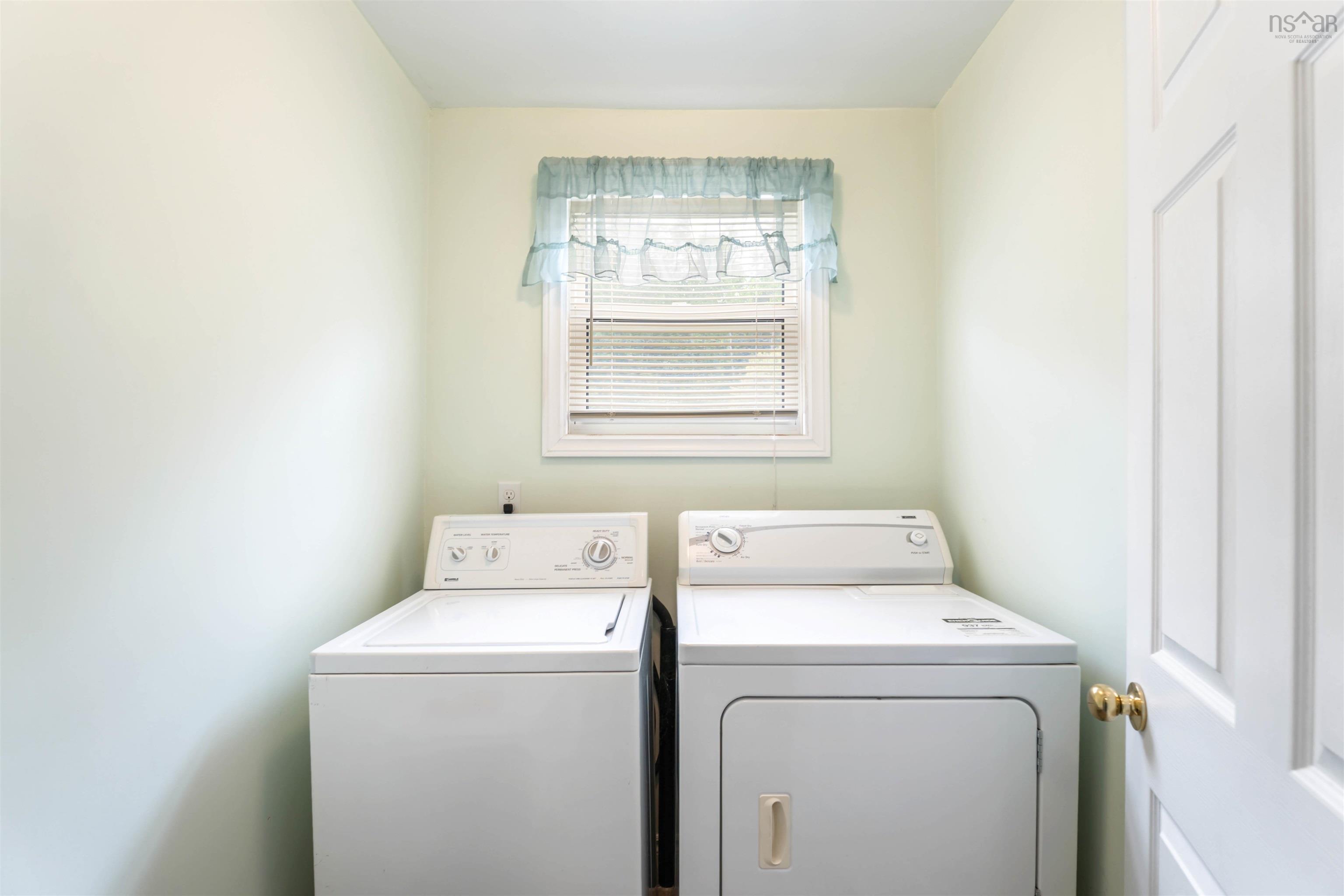 $359,000.00: 4634 Shore Road W, Parkers Cove