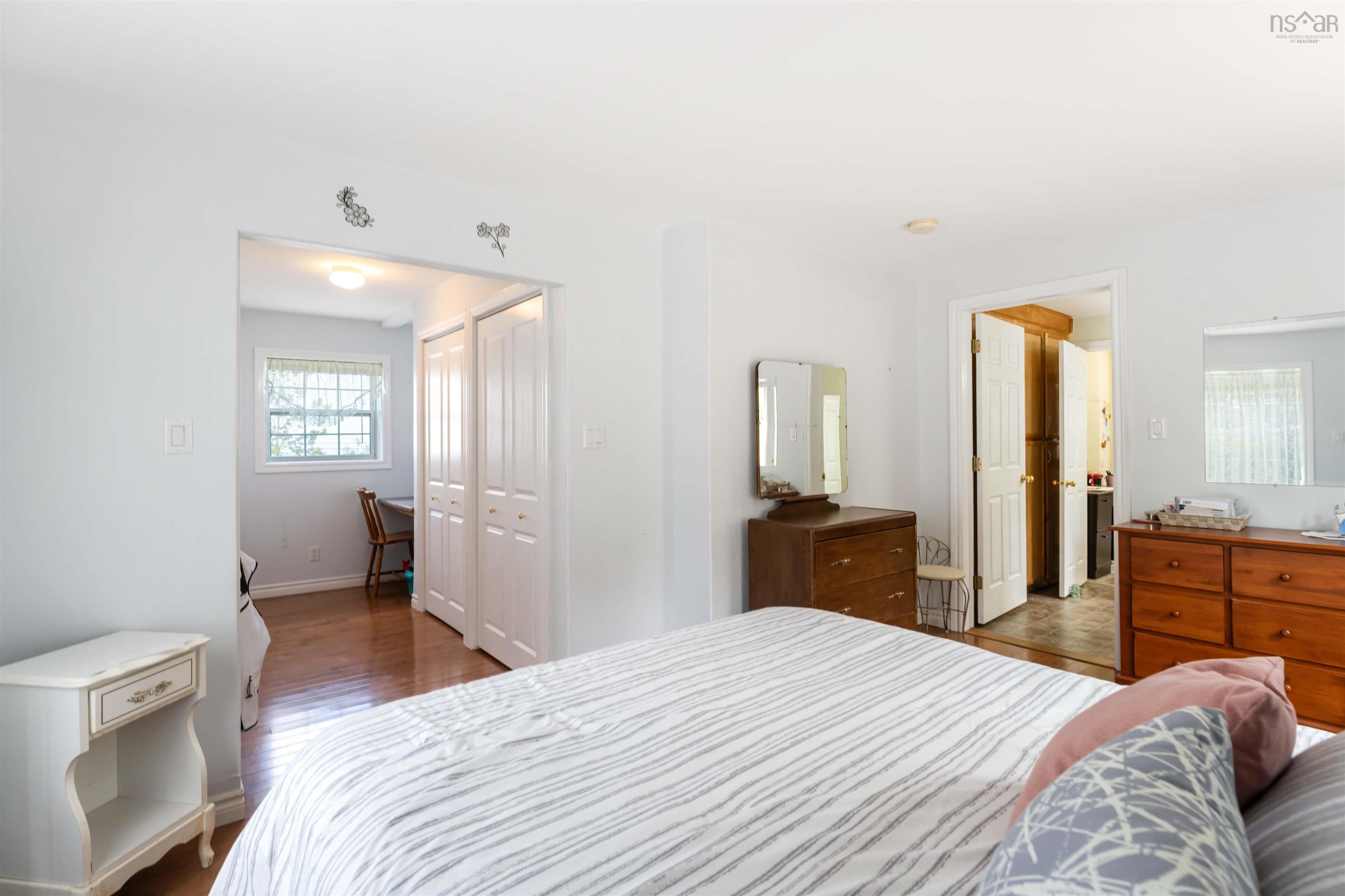 $359,000.00: 4634 Shore Road W, Parkers Cove