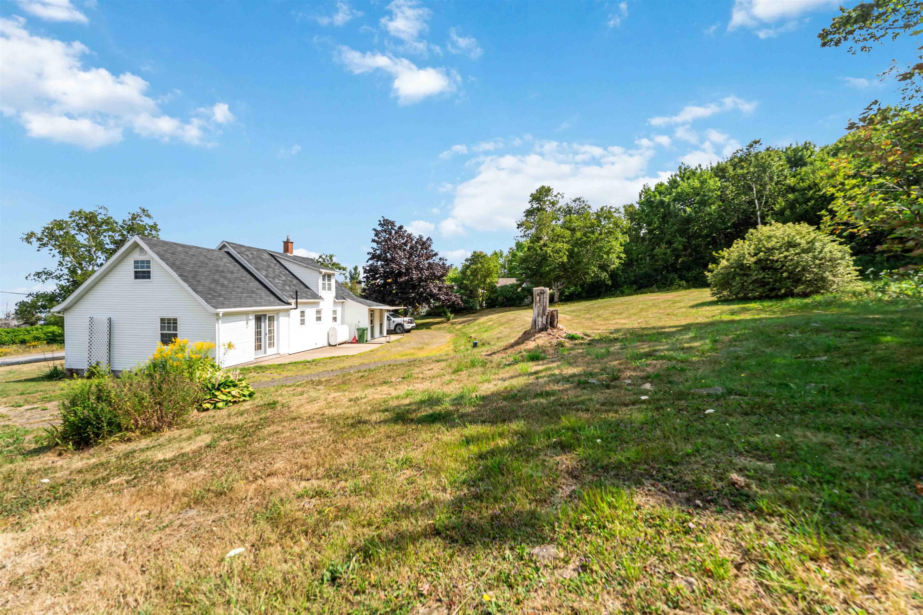 $359,000.00: 4634 Shore Road W, Parkers Cove