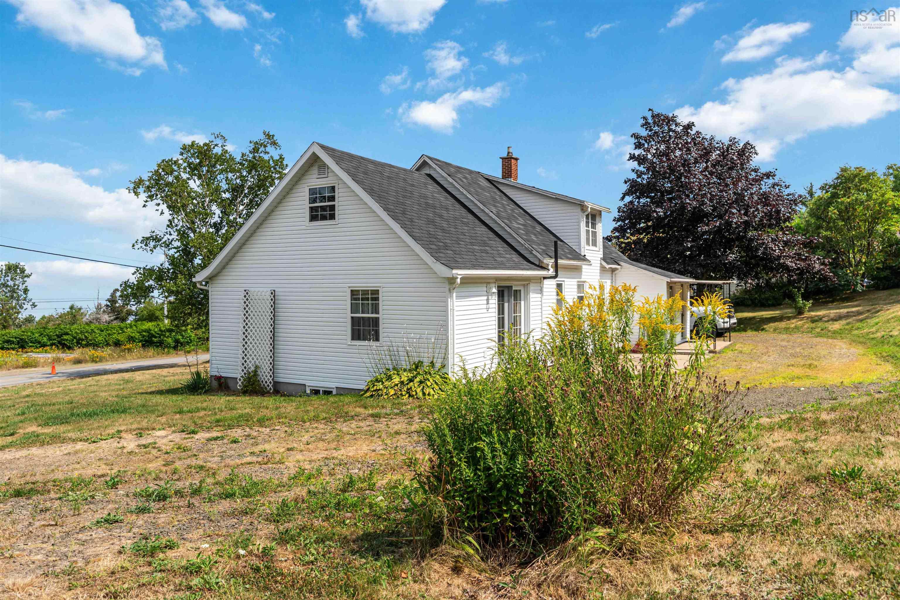 $359,000.00: 4634 Shore Road W, Parkers Cove