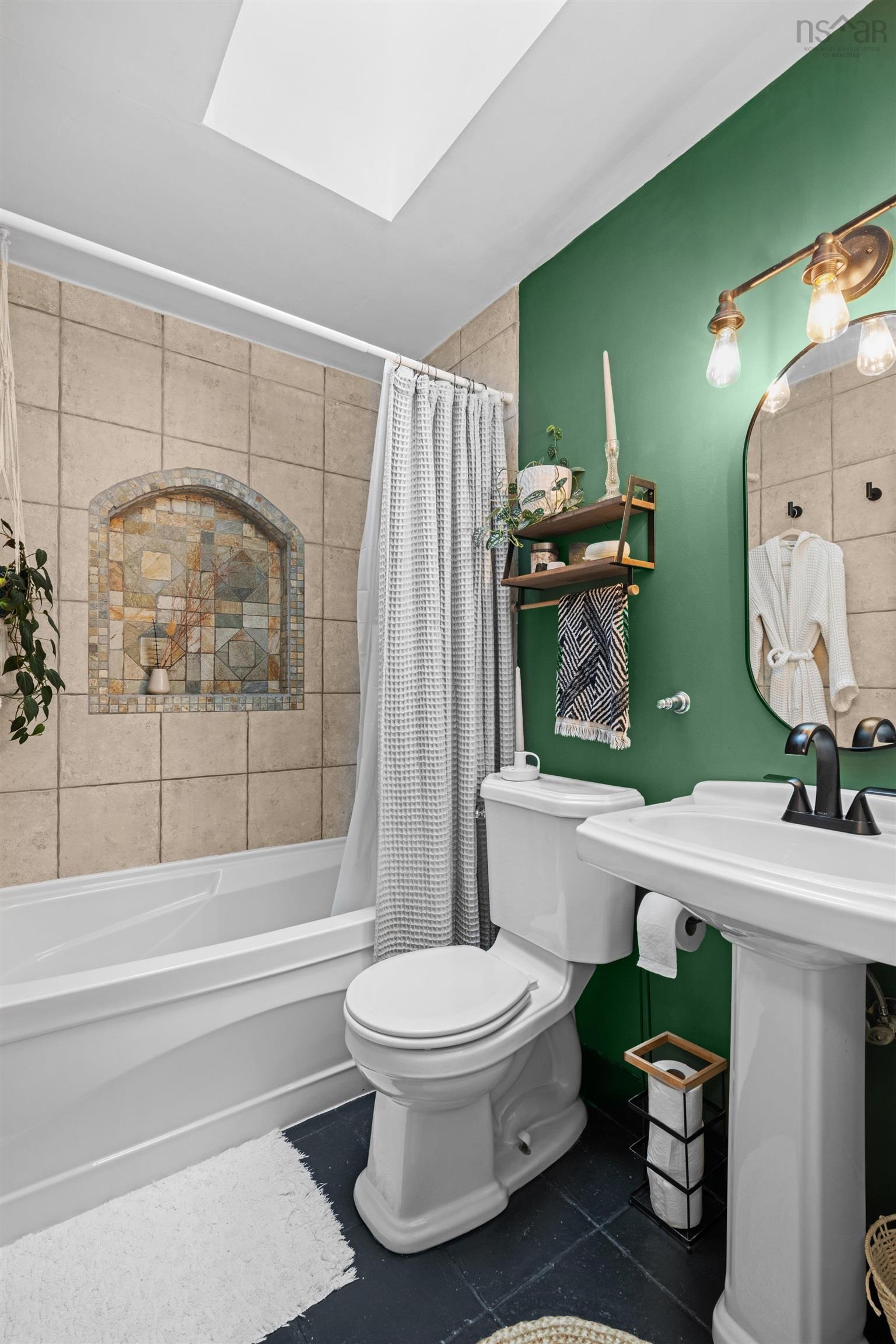 $535,000.00: 4 Orquel Court, Dartmouth