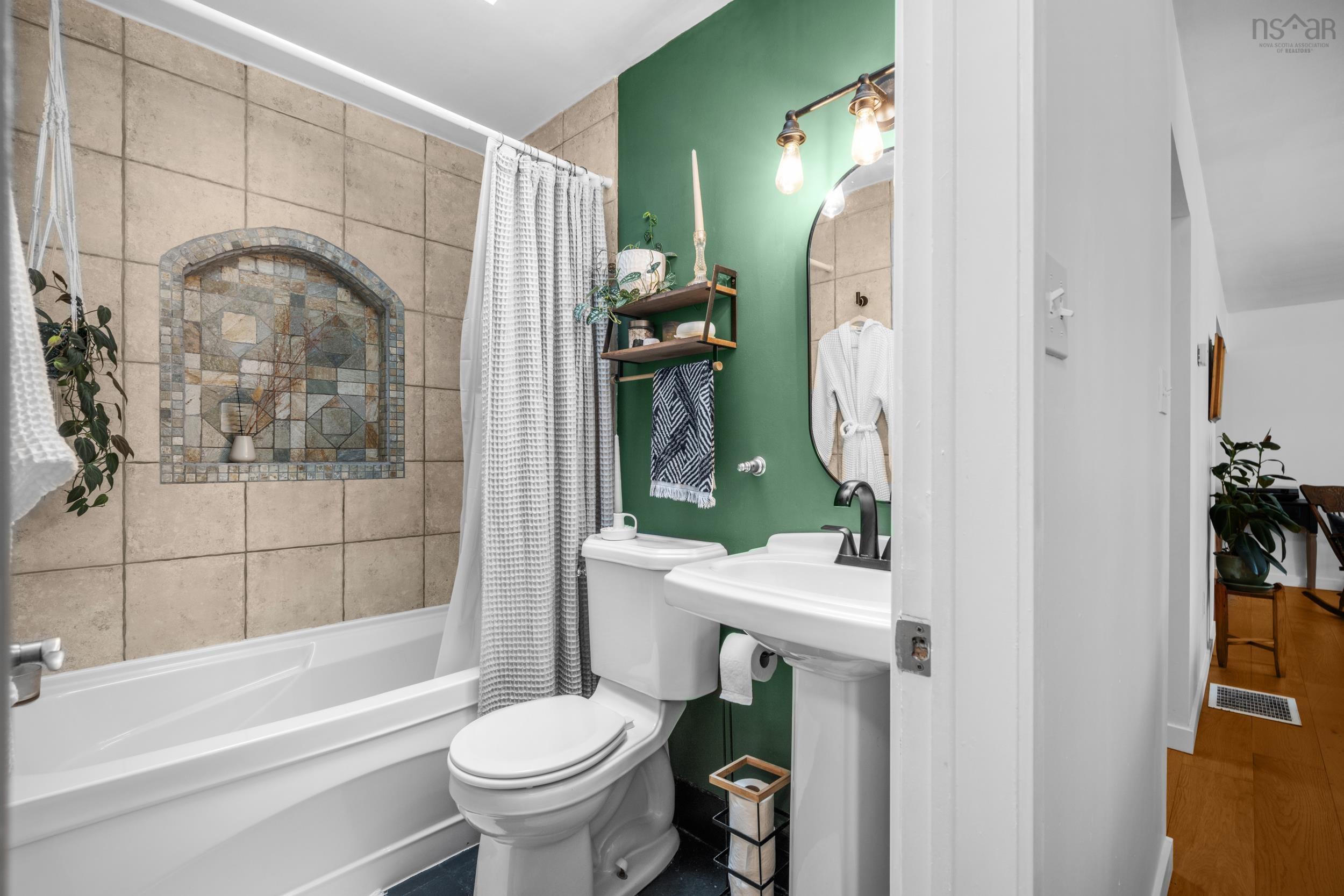 $535,000.00: 4 Orquel Court, Dartmouth