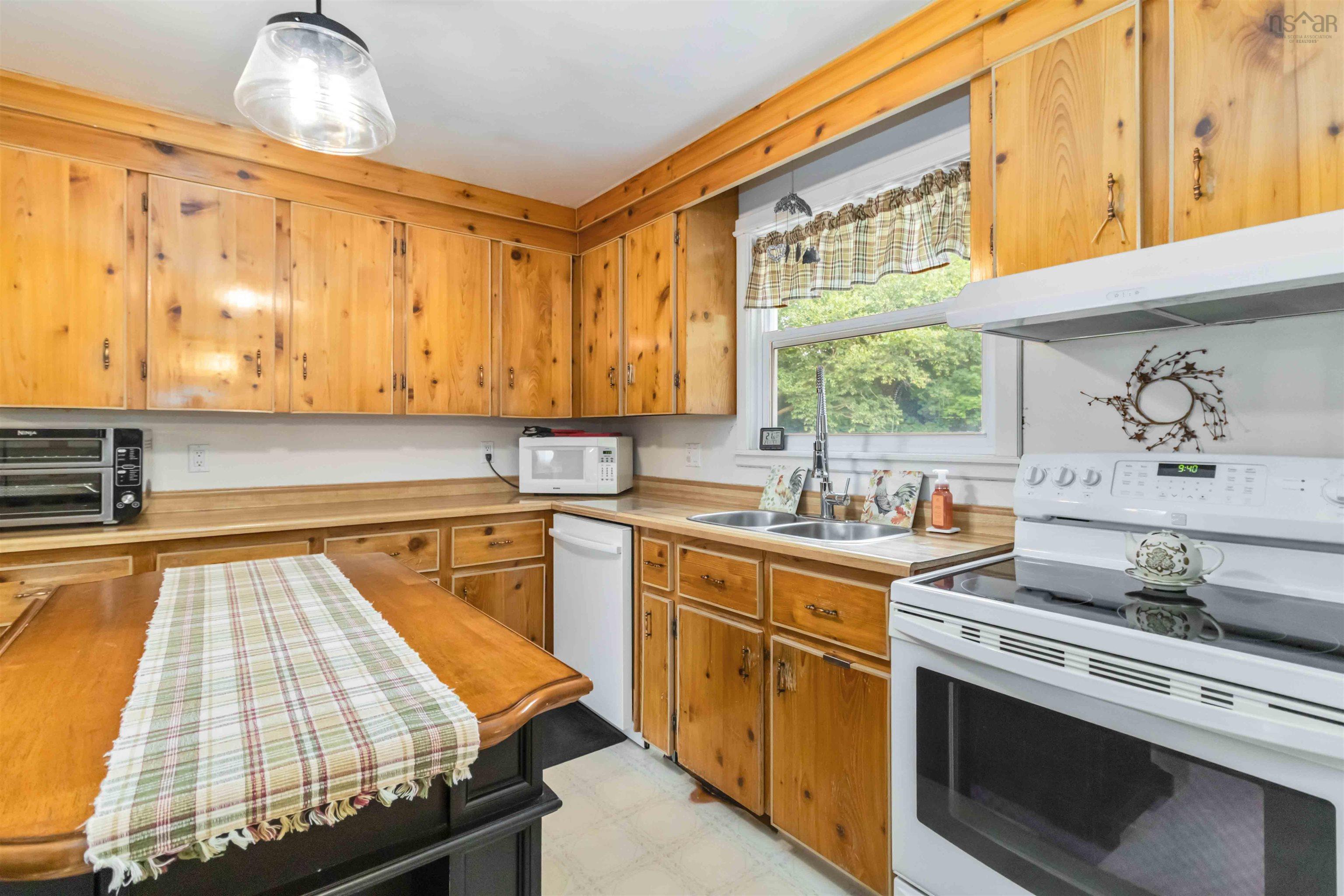 $524,900.00: 535 Cow Bay Road, Eastern Passage