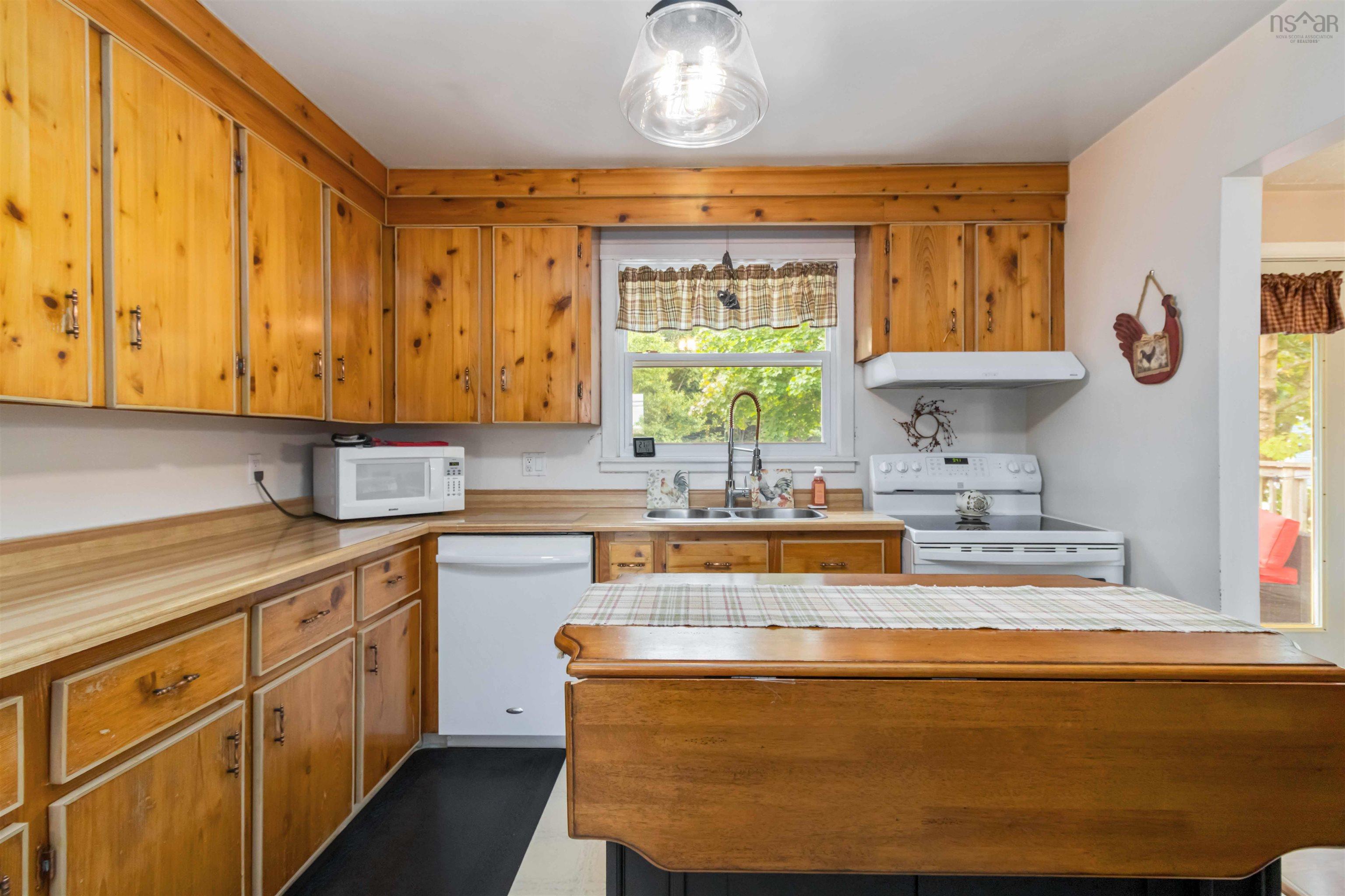 $524,900.00: 535 Cow Bay Road, Eastern Passage