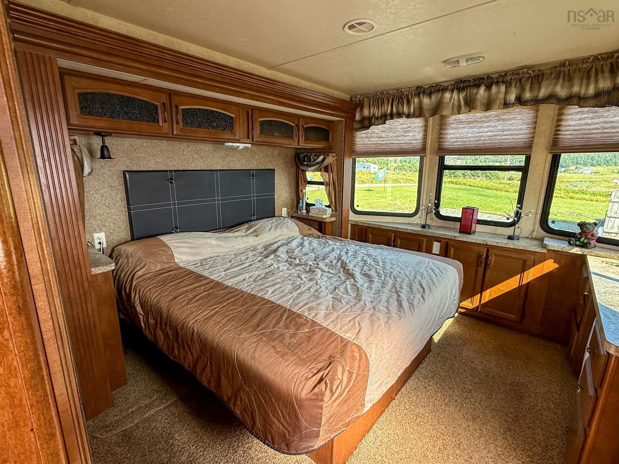 $289,000.00: Shore Road, Lower L