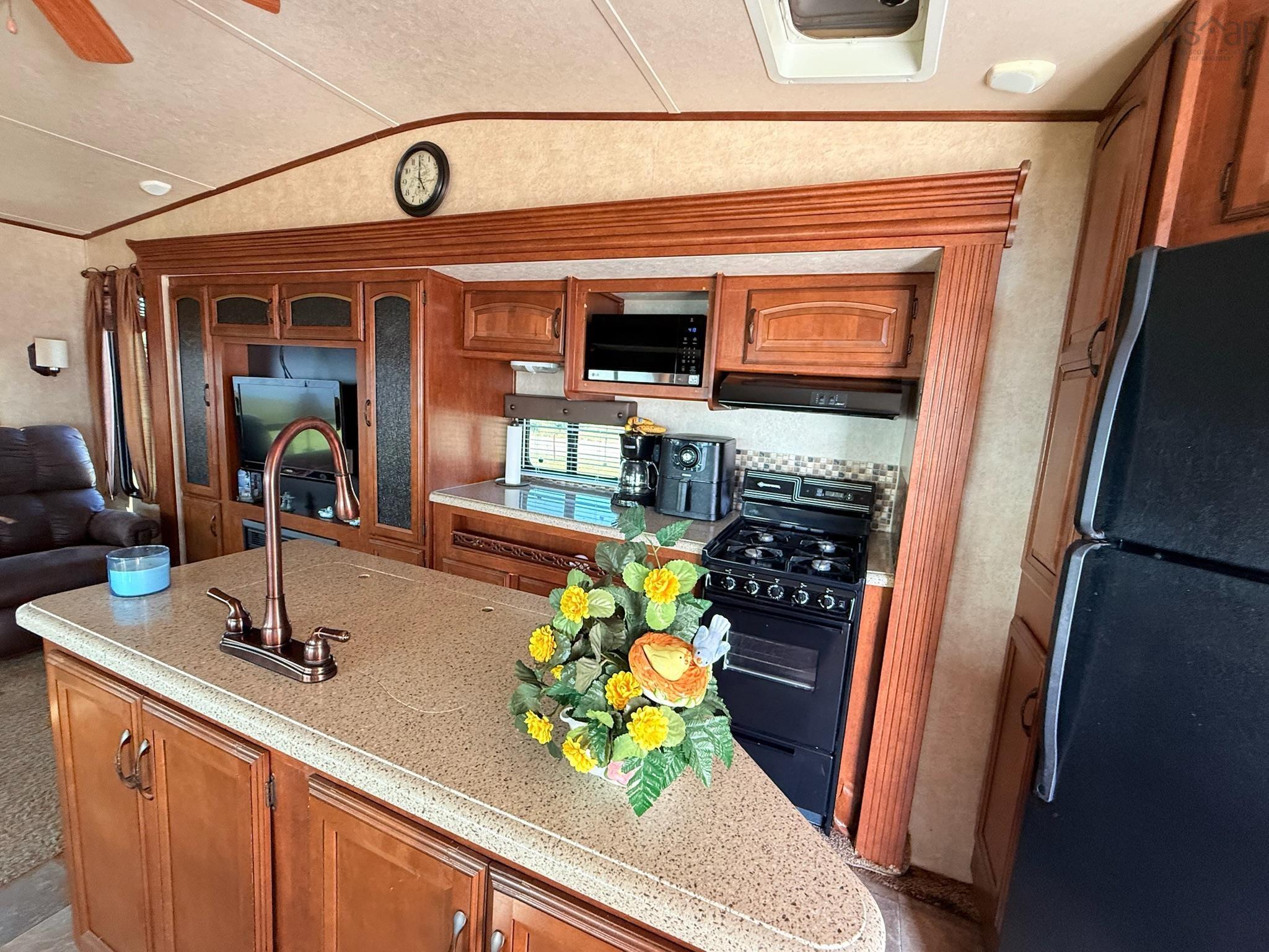 $289,000.00: Shore Road, Lower L