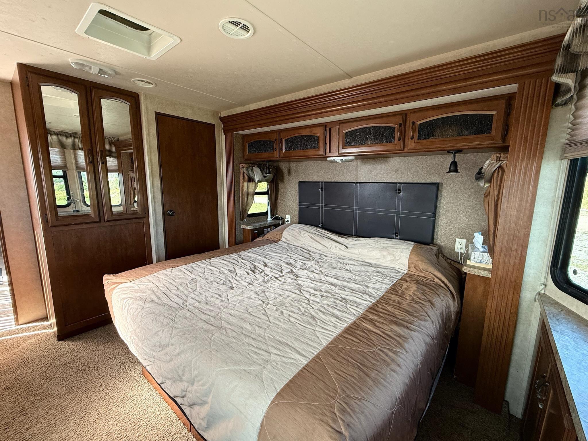 $289,000.00: Shore Road, Lower L