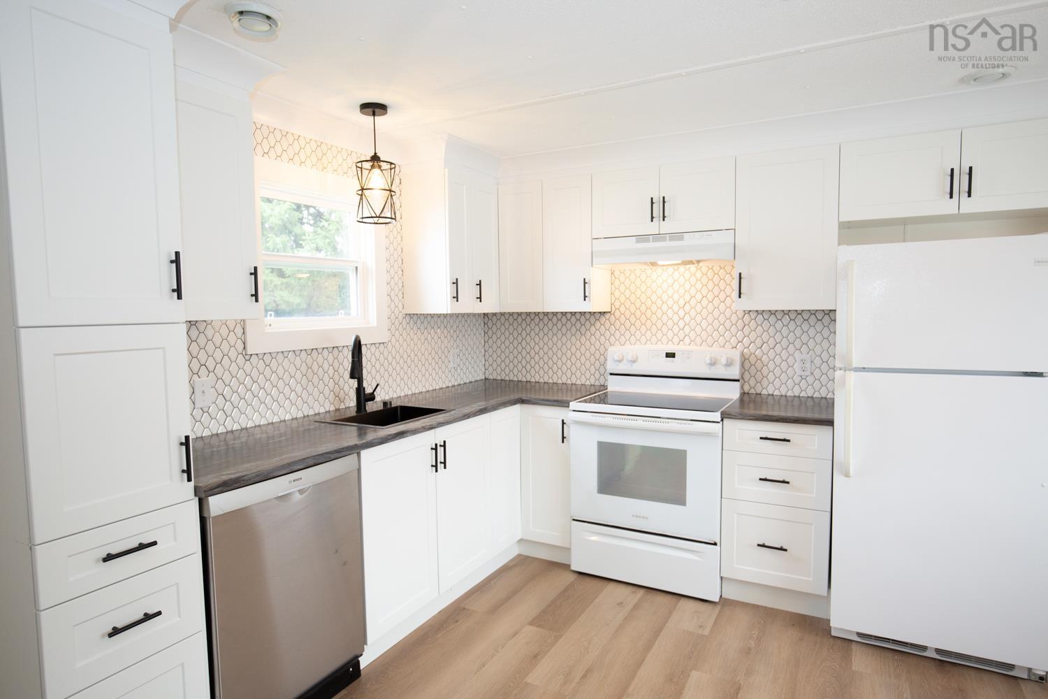 $199,500.00: 21 COLLEGE Court, Bible Hill