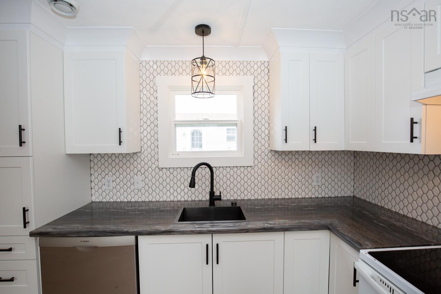 $199,500.00: 21 COLLEGE Court, Bible Hill