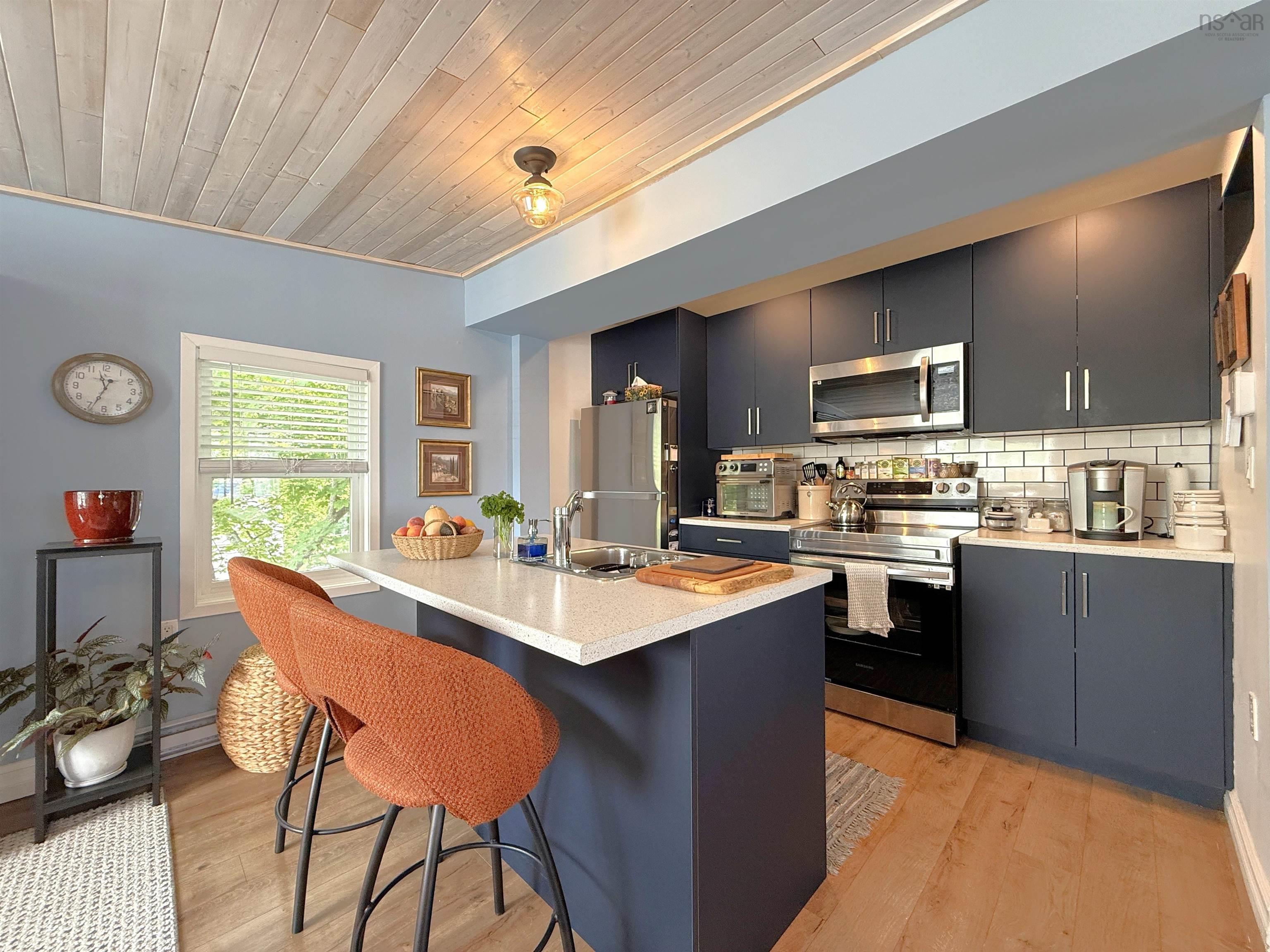 $324,900.00: 10 Pelham Street, Lunenburg