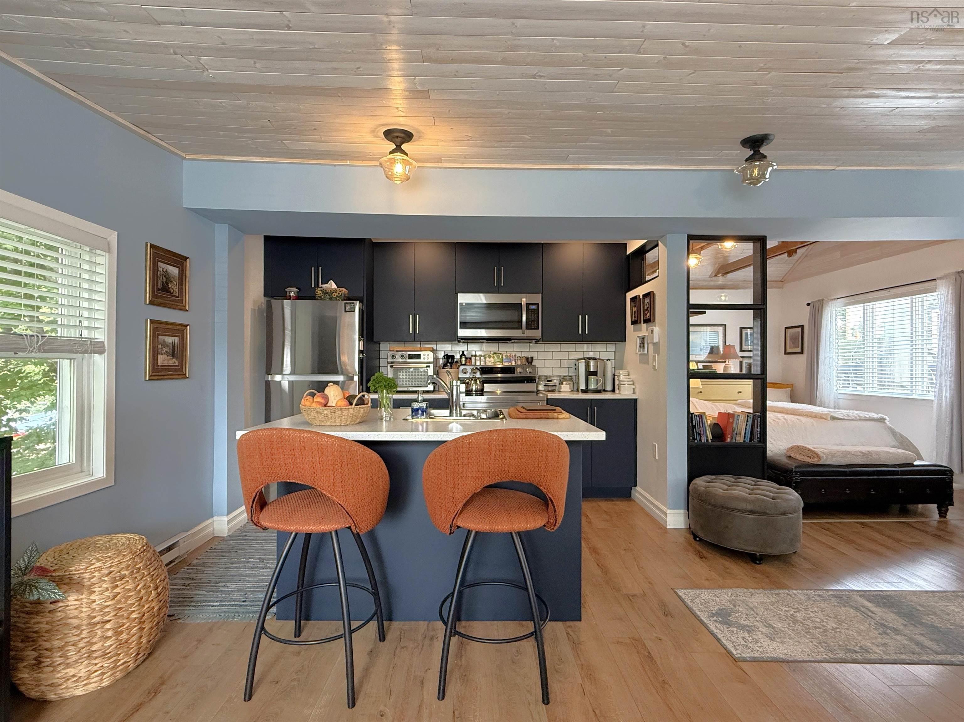 $324,900.00: 10 Pelham Street, Lunenburg