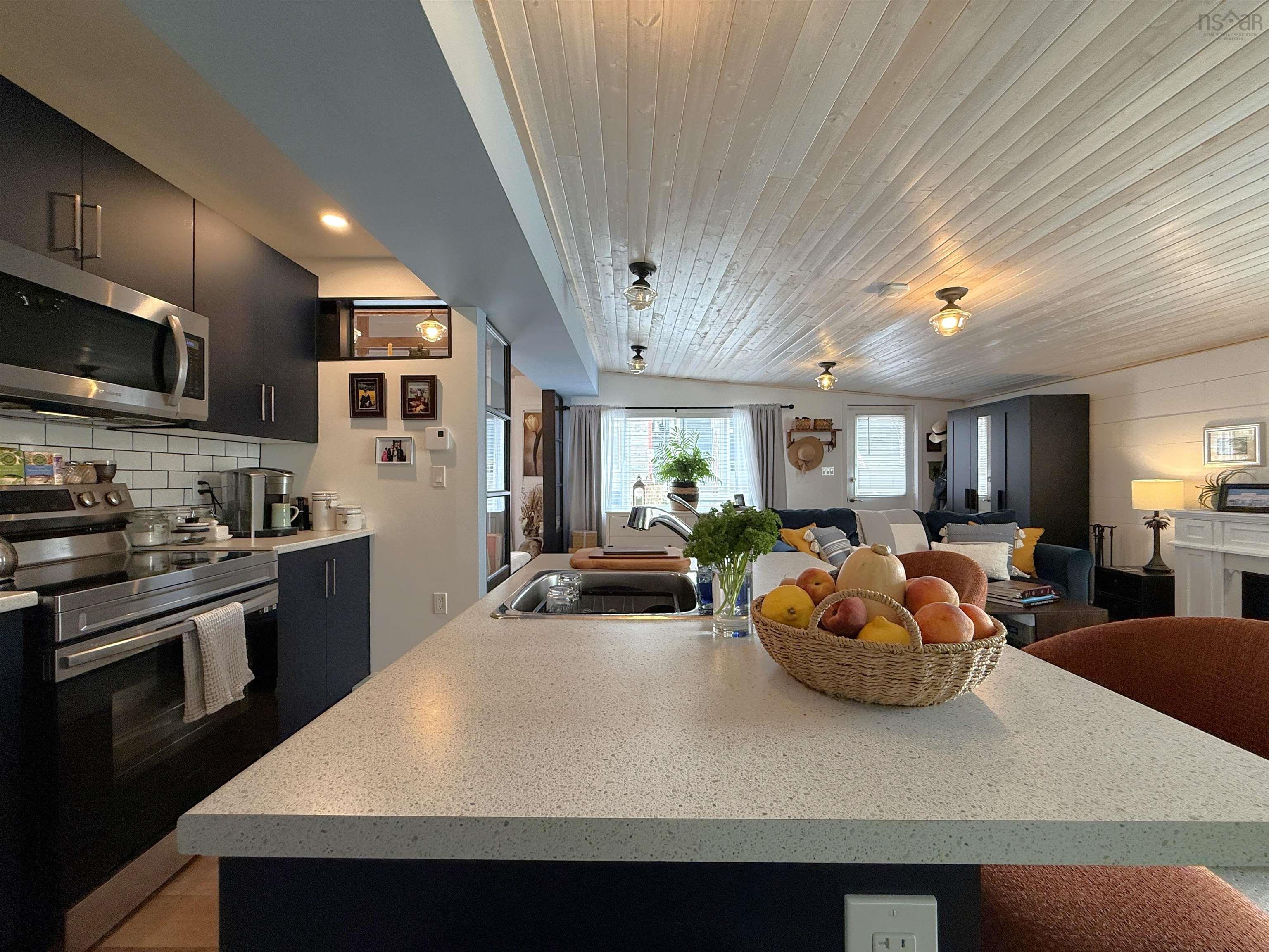 $324,900.00: 10 Pelham Street, Lunenburg