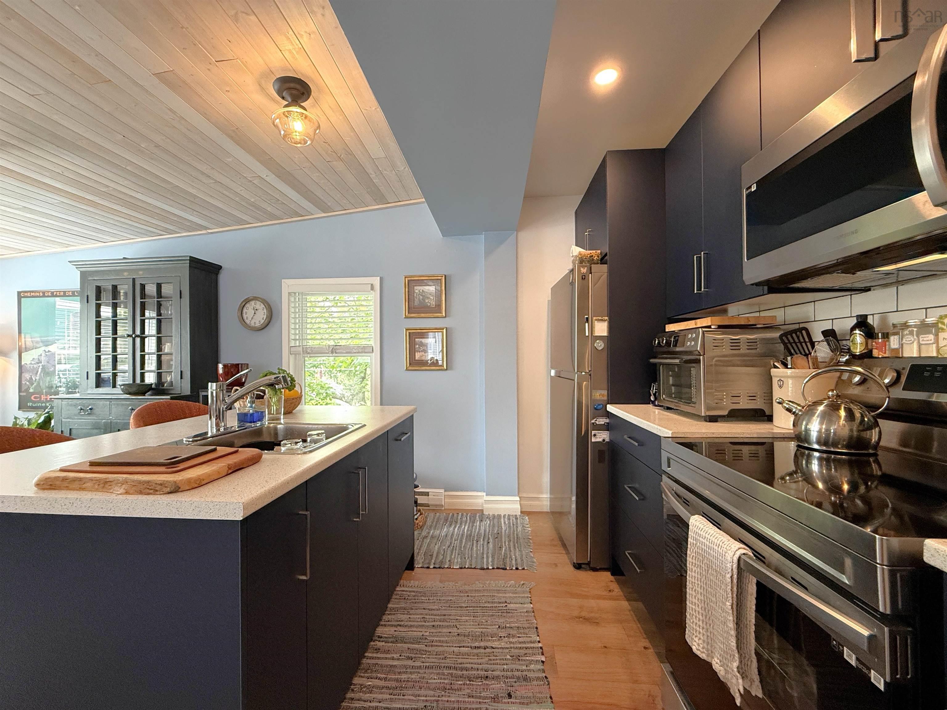 $324,900.00: 10 Pelham Street, Lunenburg