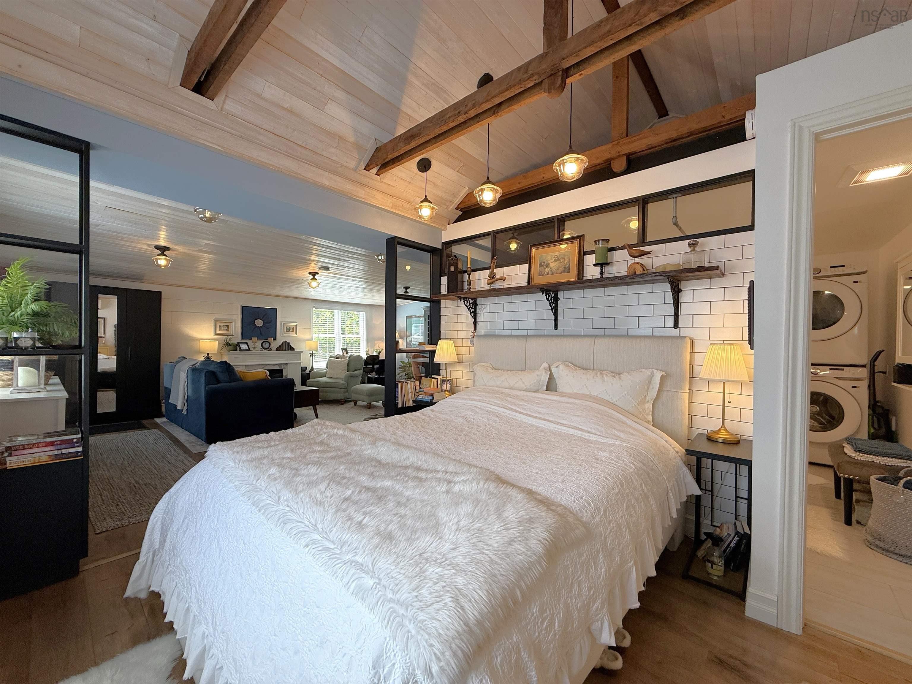 $324,900.00: 10 Pelham Street, Lunenburg