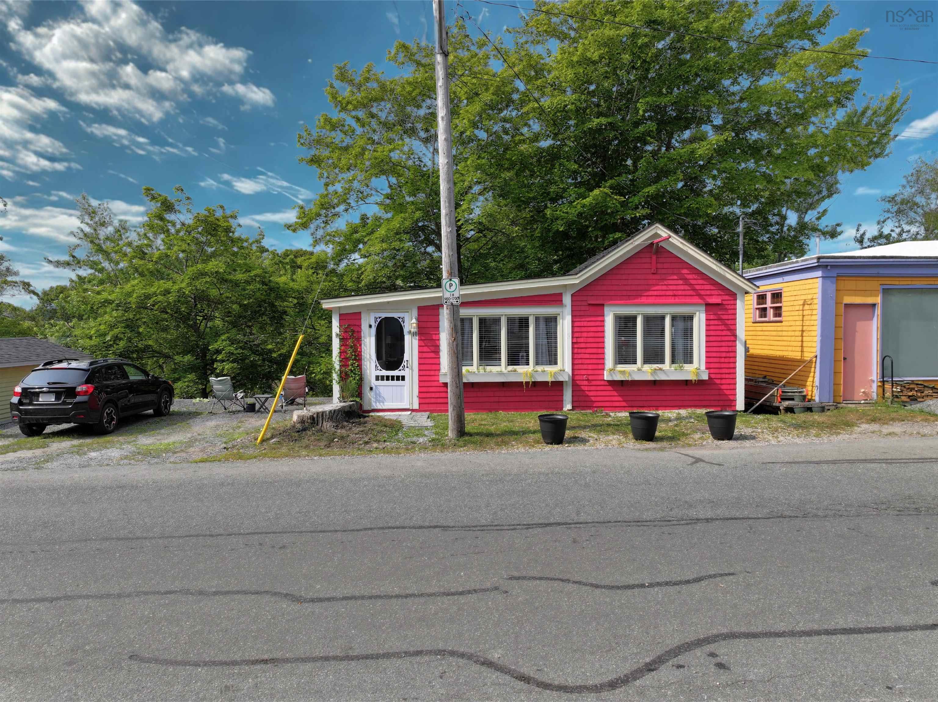 $324,900.00: 10 Pelham Street, Lunenburg