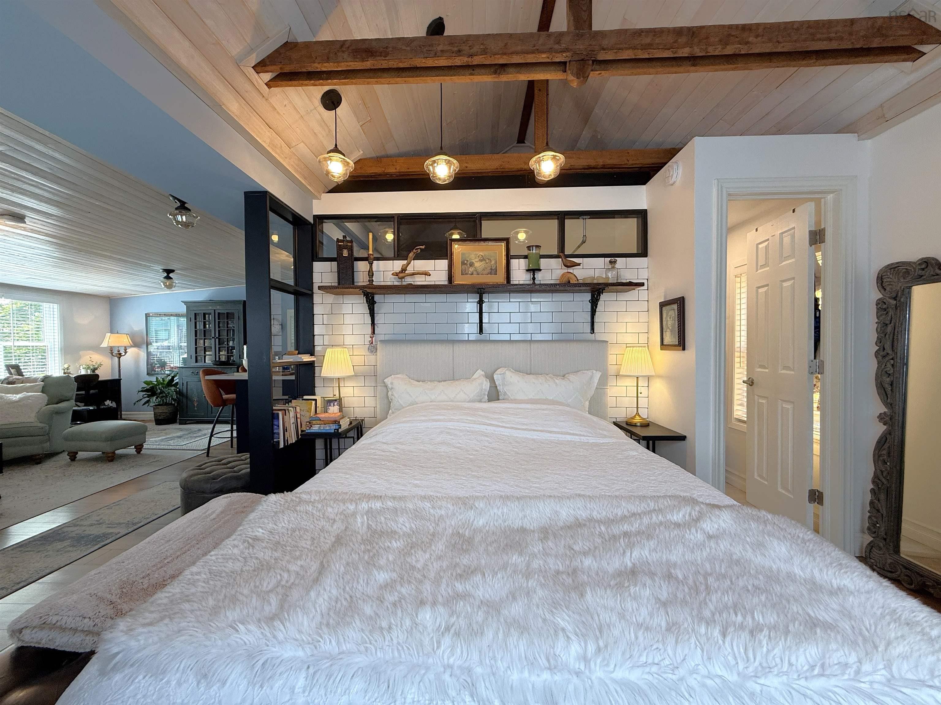 $324,900.00: 10 Pelham Street, Lunenburg