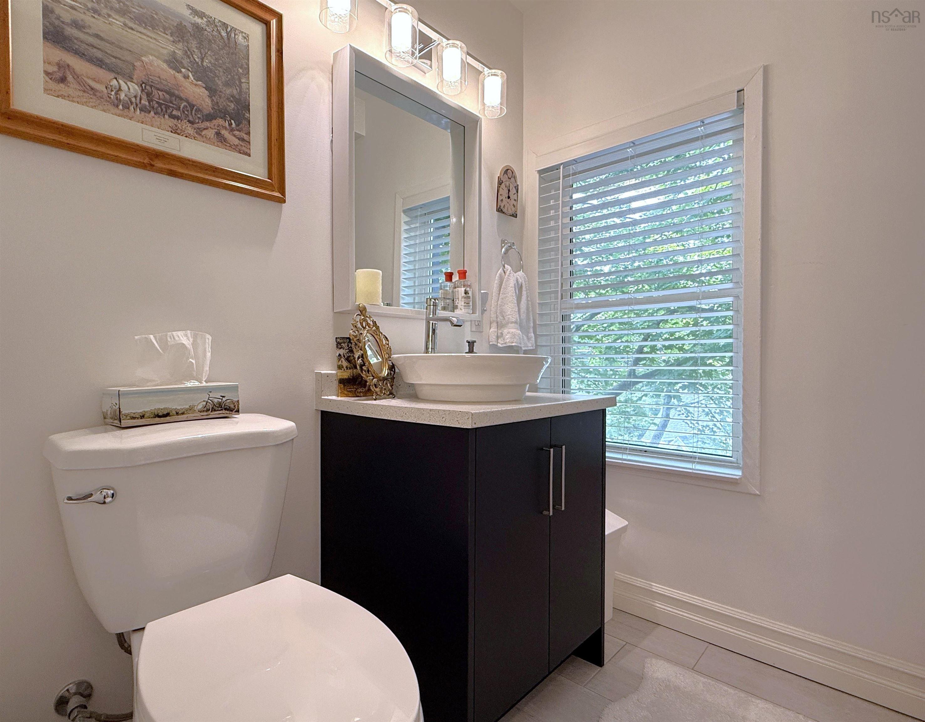 $324,900.00: 10 Pelham Street, Lunenburg